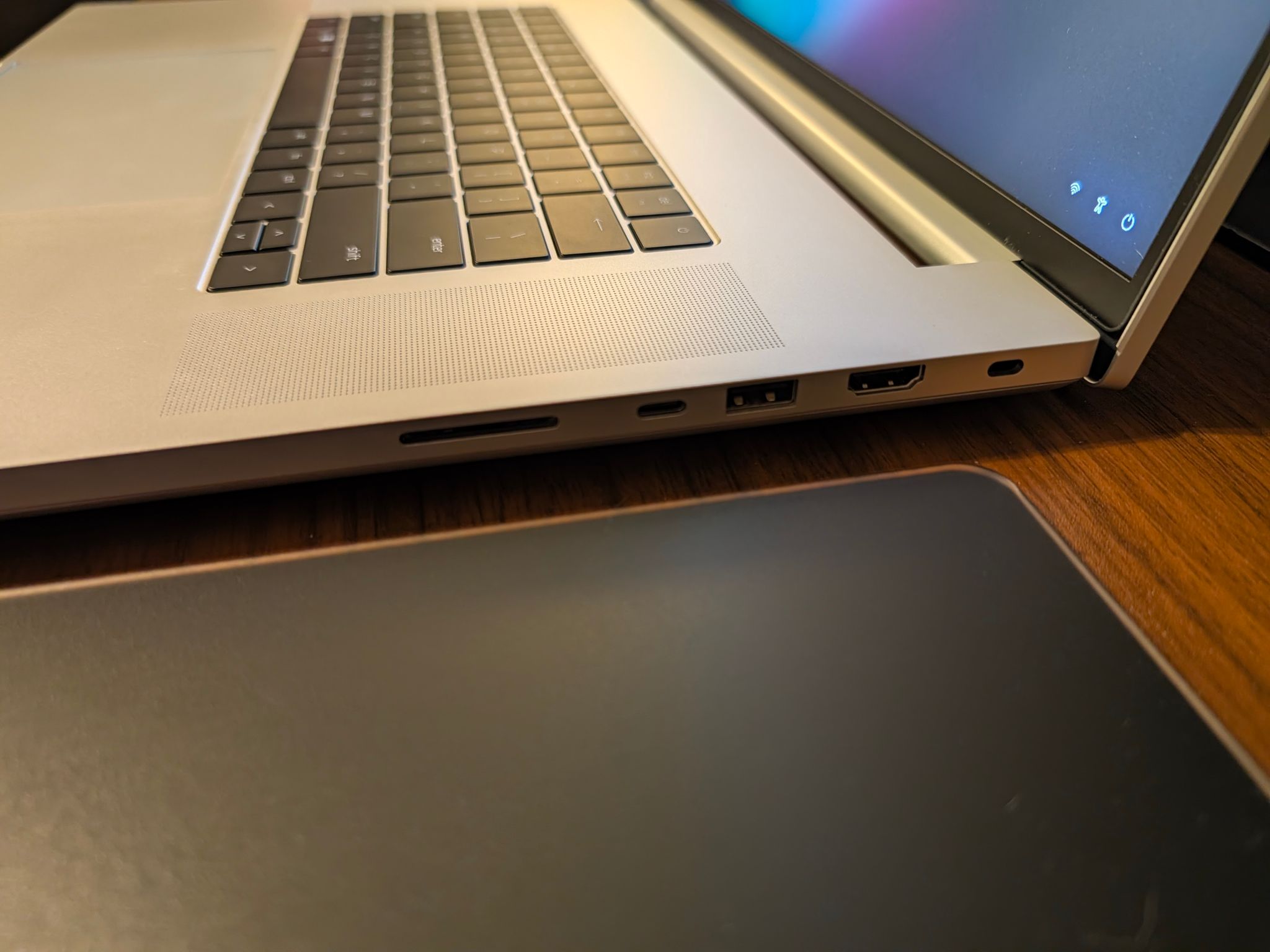 Razer Blade 18 Gaming Laptop | RTX 4090 16GB | i9-14900HX | 32GB RAM | 3TB SSD | 1600p 300Hz LED