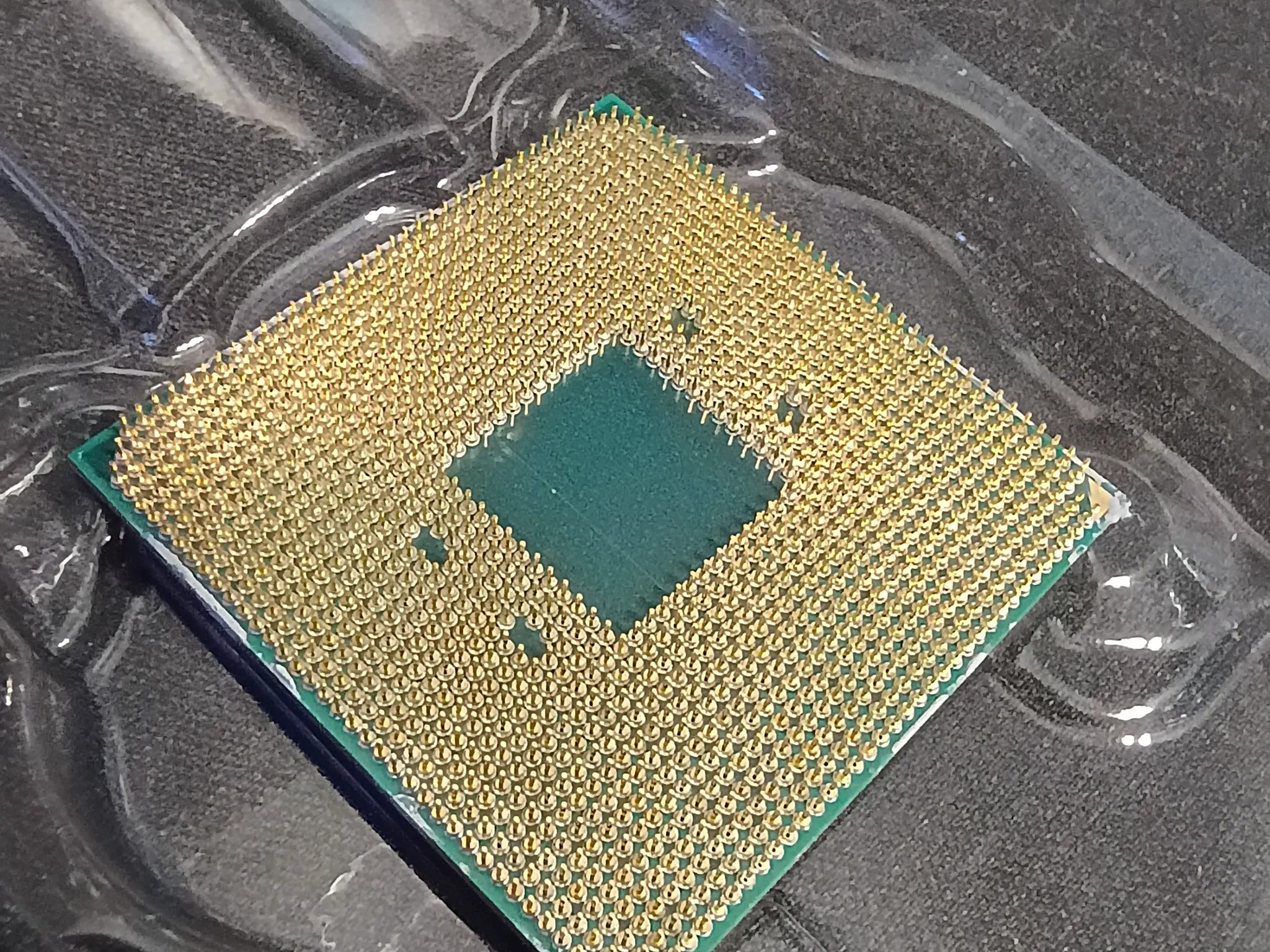 Ryzen 5 5600X w/ Wraith Cooler *READ DESCRIPTION*