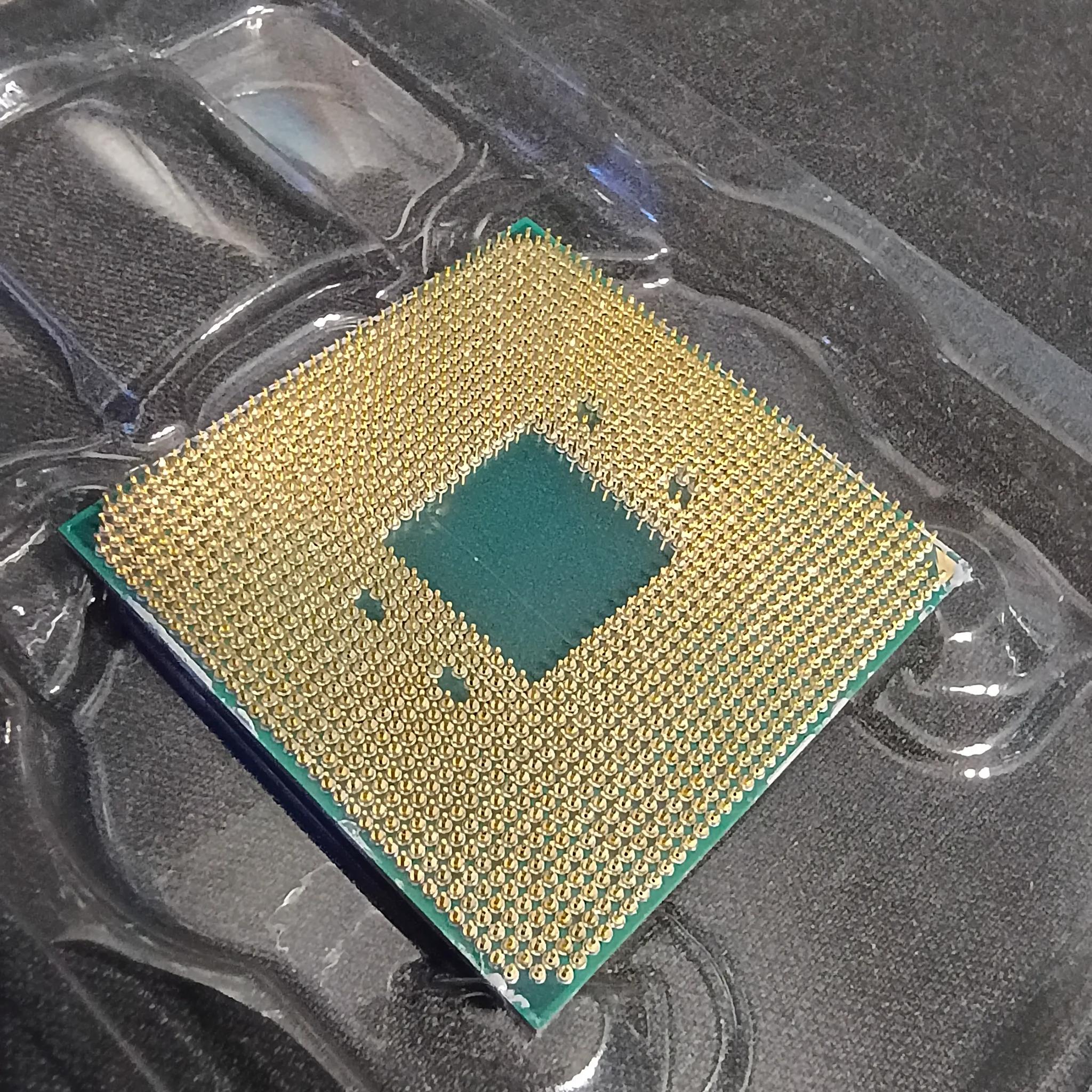 Ryzen 5 5600X w/ Wraith Cooler *READ DESCRIPTION*