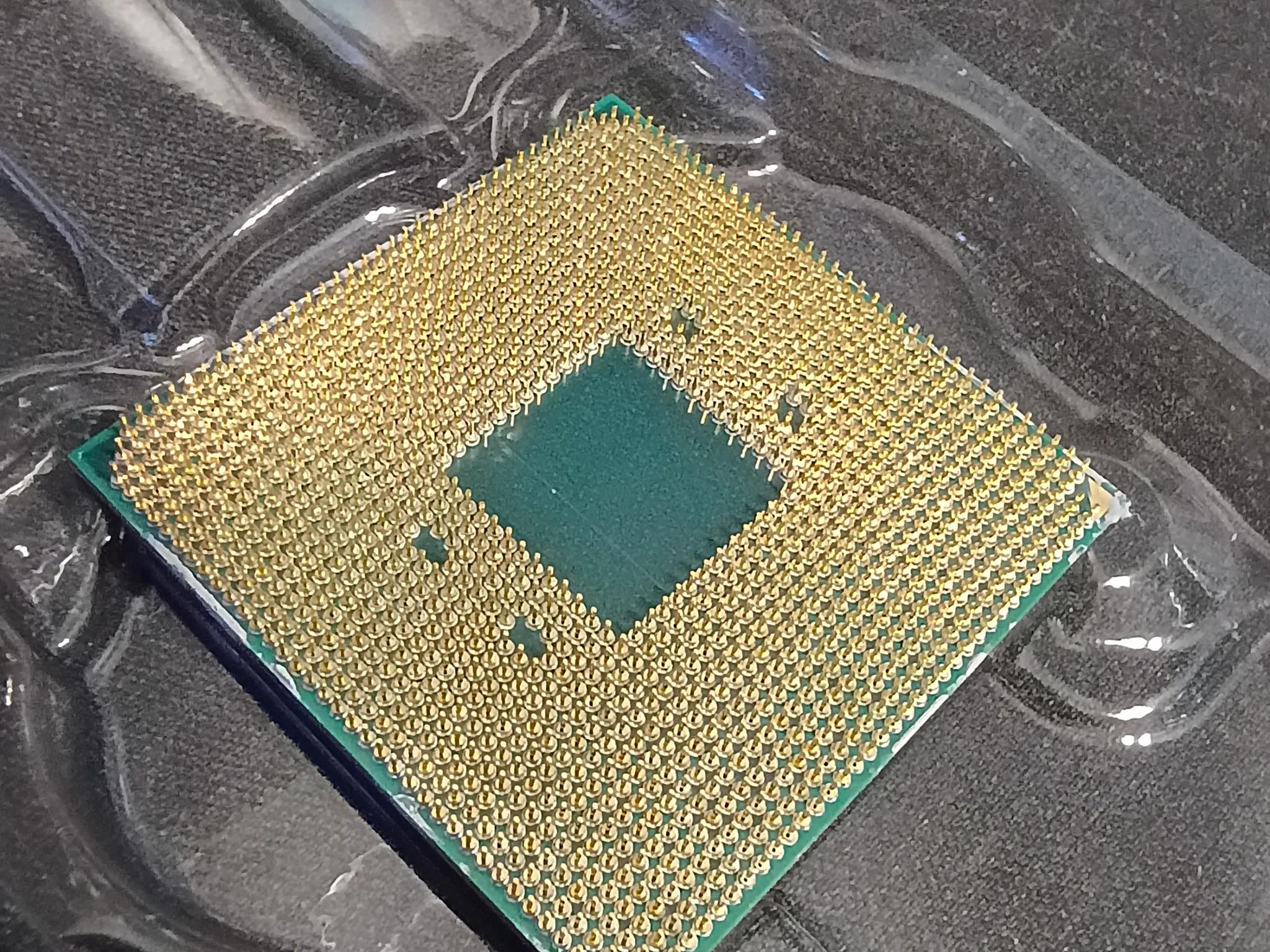 Ryzen 5 5600X w/ Wraith Cooler *READ DESCRIPTION*