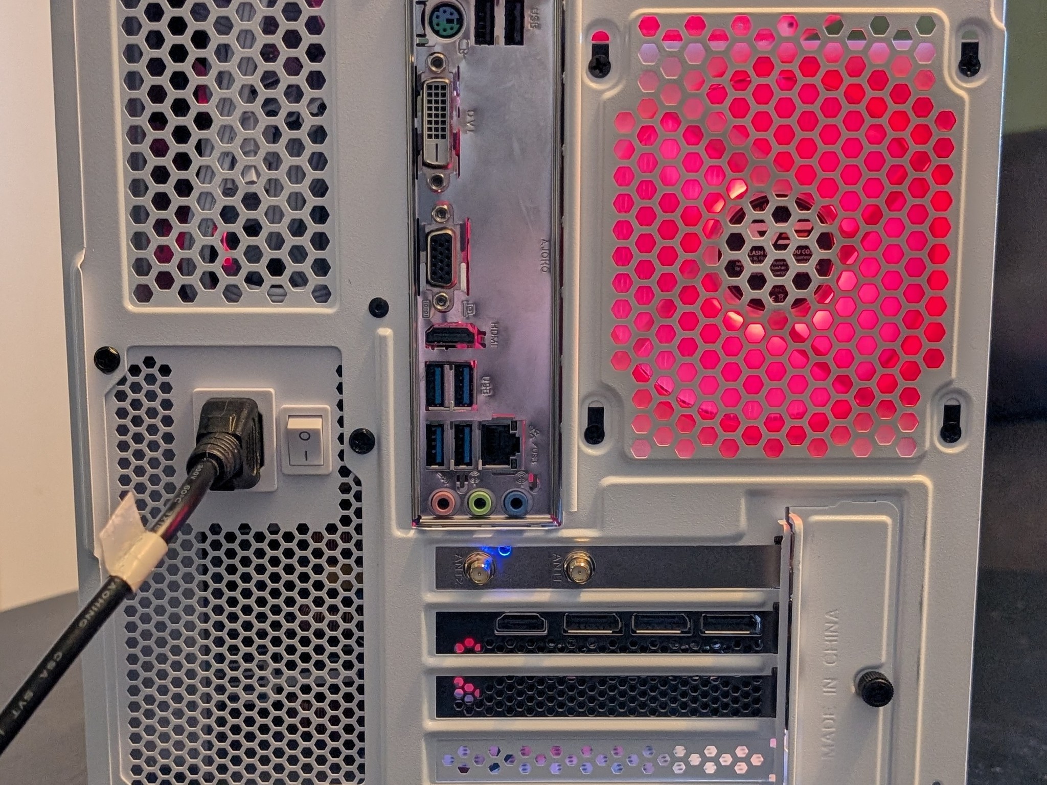Ryzen 5 3600 | RTX 3060 Ti - White Fish Tank Gaming PC