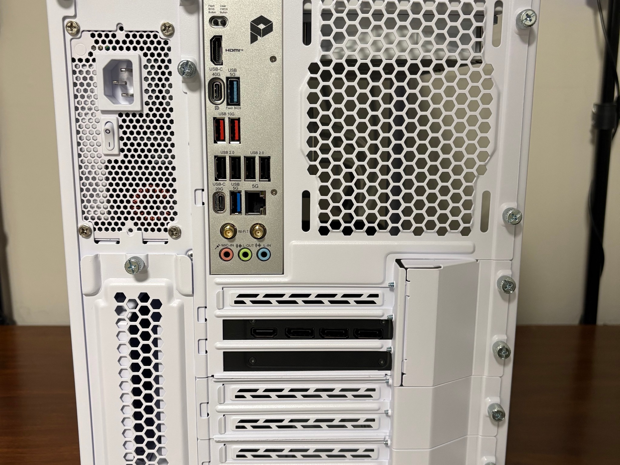 RTX 5080 | Ryzen 7 7800X3D | 64GB DDR5 | 2TB NVMe | 850W Gold | Lian Li O11 Dynamic Mini (White)