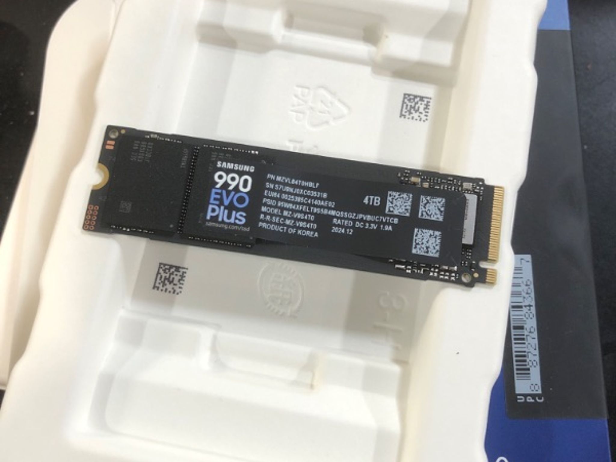 SAMSUNG 990 EVO Plus SSD 4TB PCIe Gen 4x4 | Gen 5x2 M.2 2280 Speeds Up-to 7,250 MB/s NVME High Cap