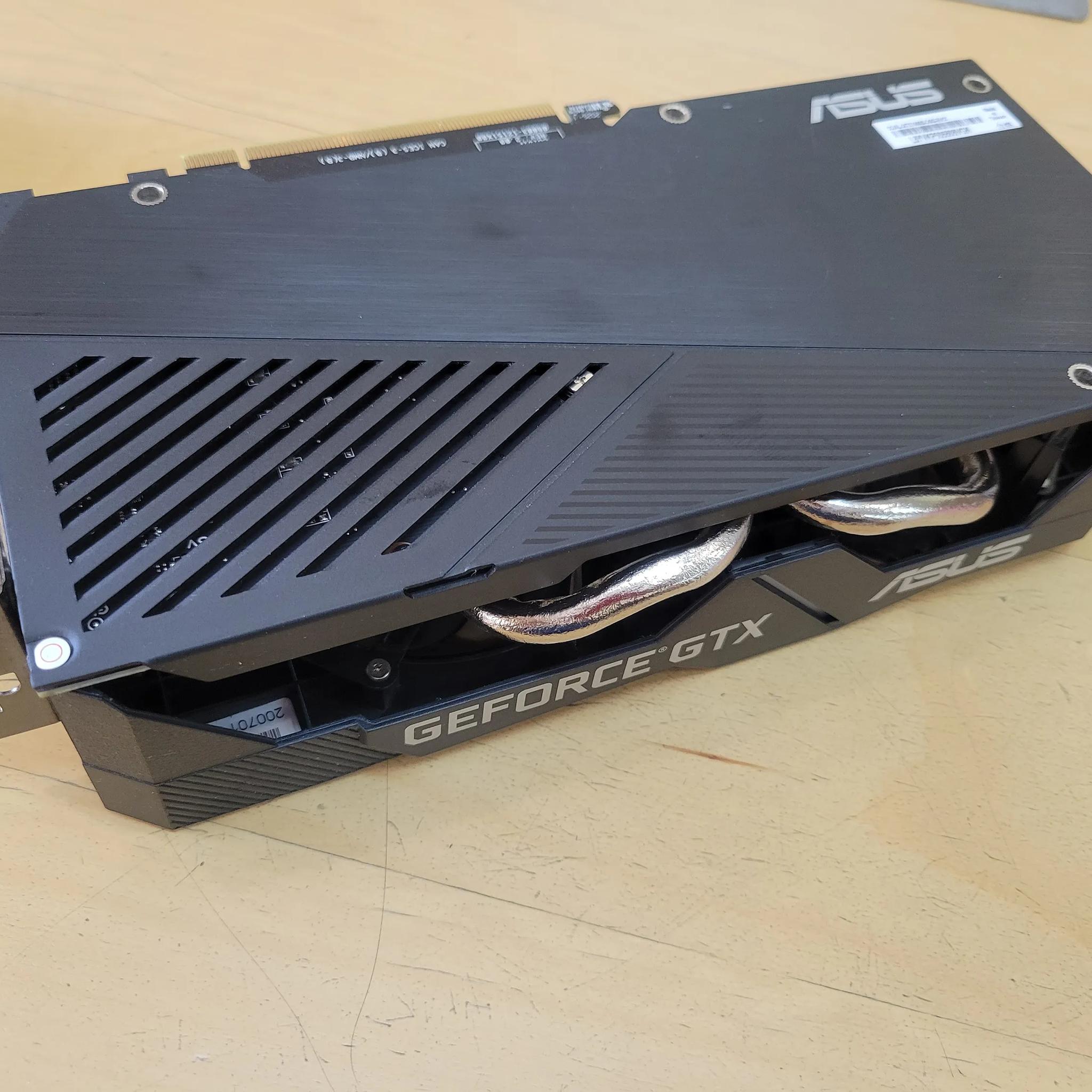 ASUS GeForce GTX 1660 Super (Auto Extreme Dual Edition)