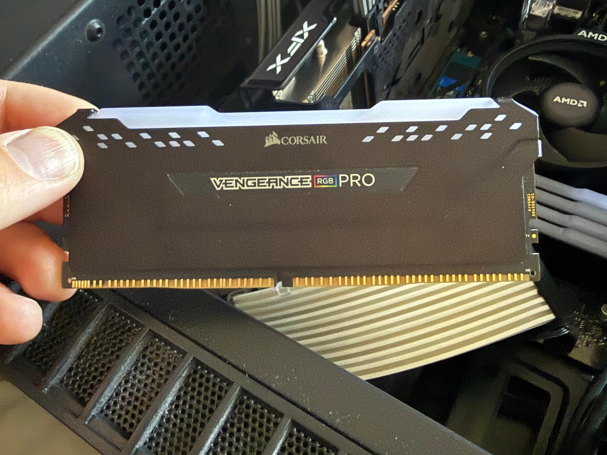 Corsair Vengeance DDR4 RGB Dummy sticks
