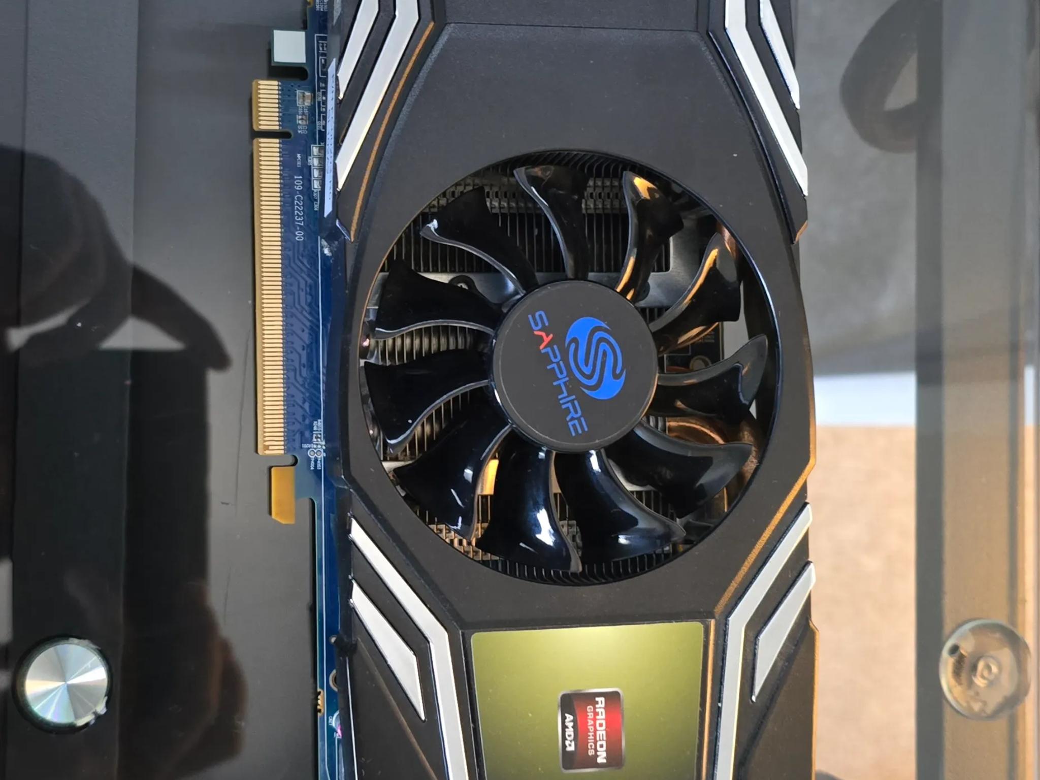 Radeon 5830 1GB