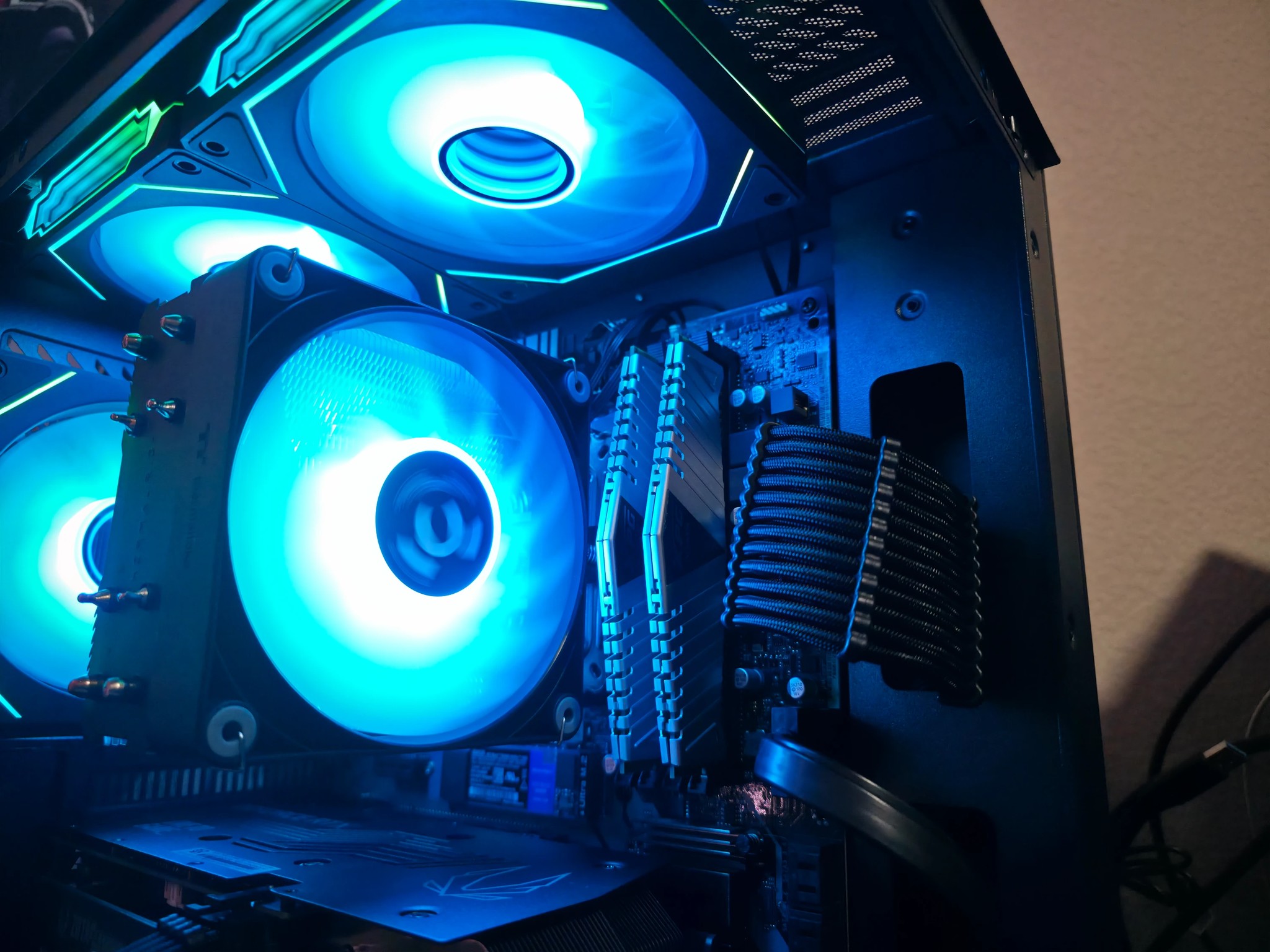 RTX 3050 8GB | Ryzen 5 3600 | 16GB DDR4 | 500GB M.2 | Windows 11 Pro