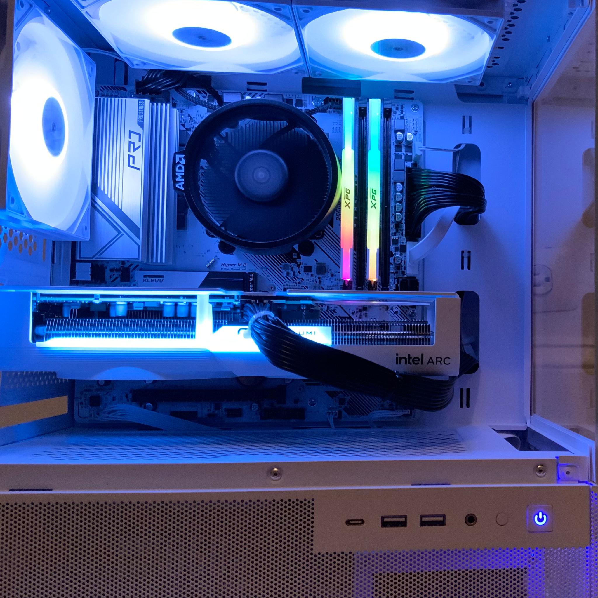 Extreme value white and black gaming pc Intel arc b580 and ryzen 5 5600!!