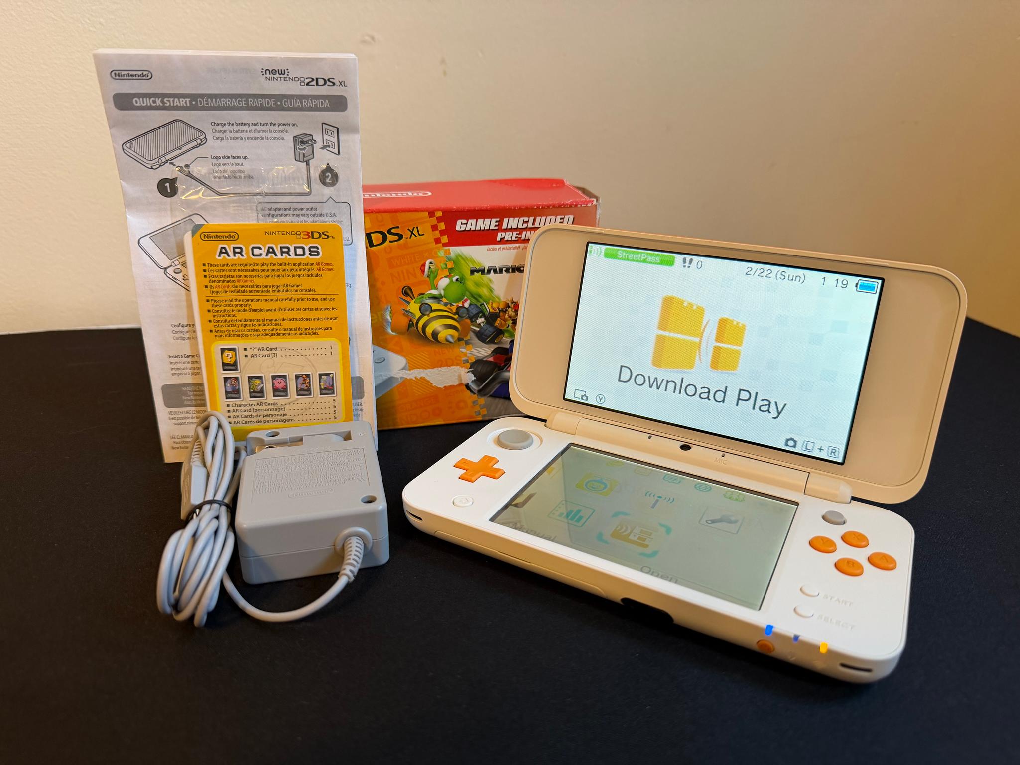 Nintendo 2DS XL – White/Orange ( Pristine Screens & Great Buttons!)