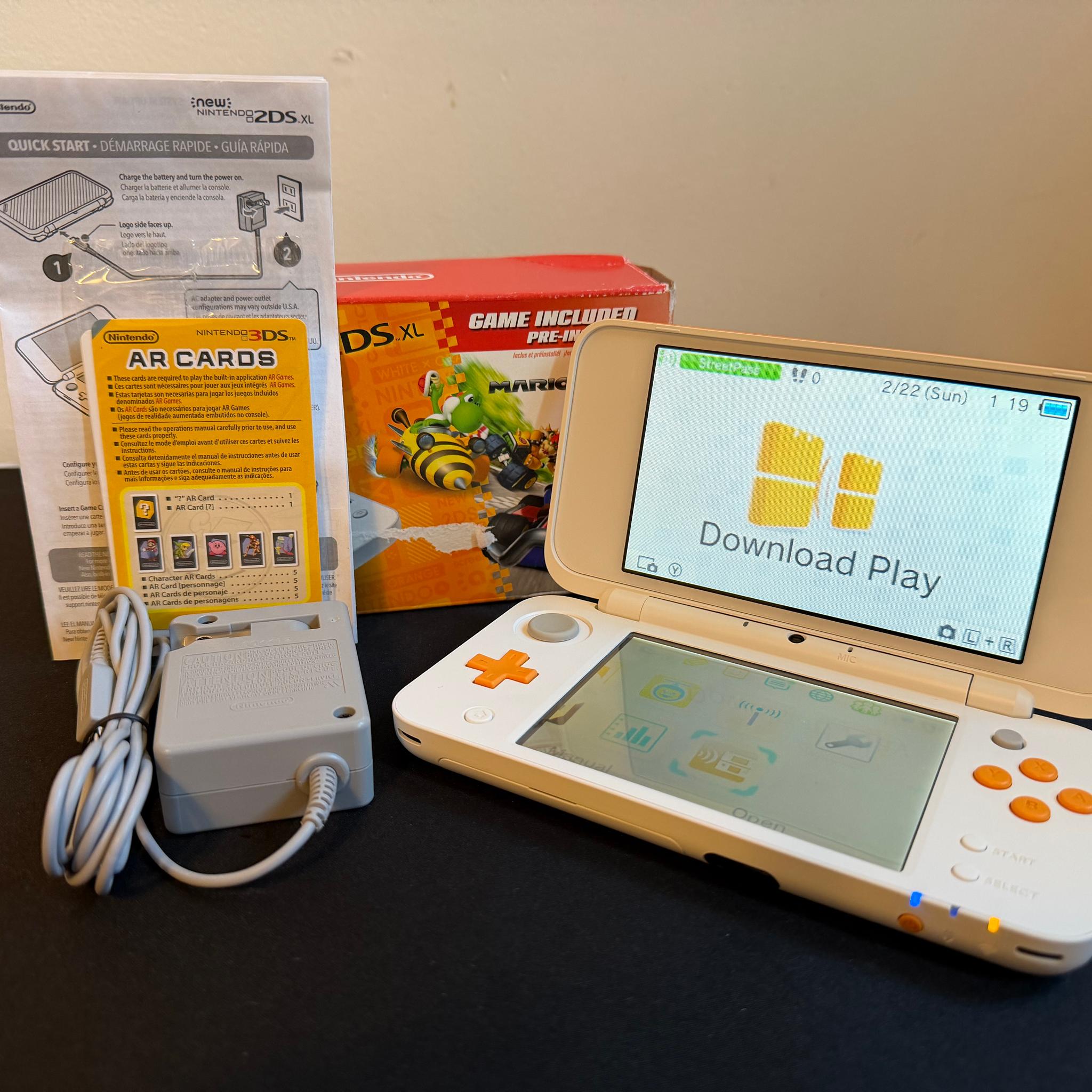 Nintendo 2DS XL – White/Orange ( Pristine Screens & Great Buttons!)