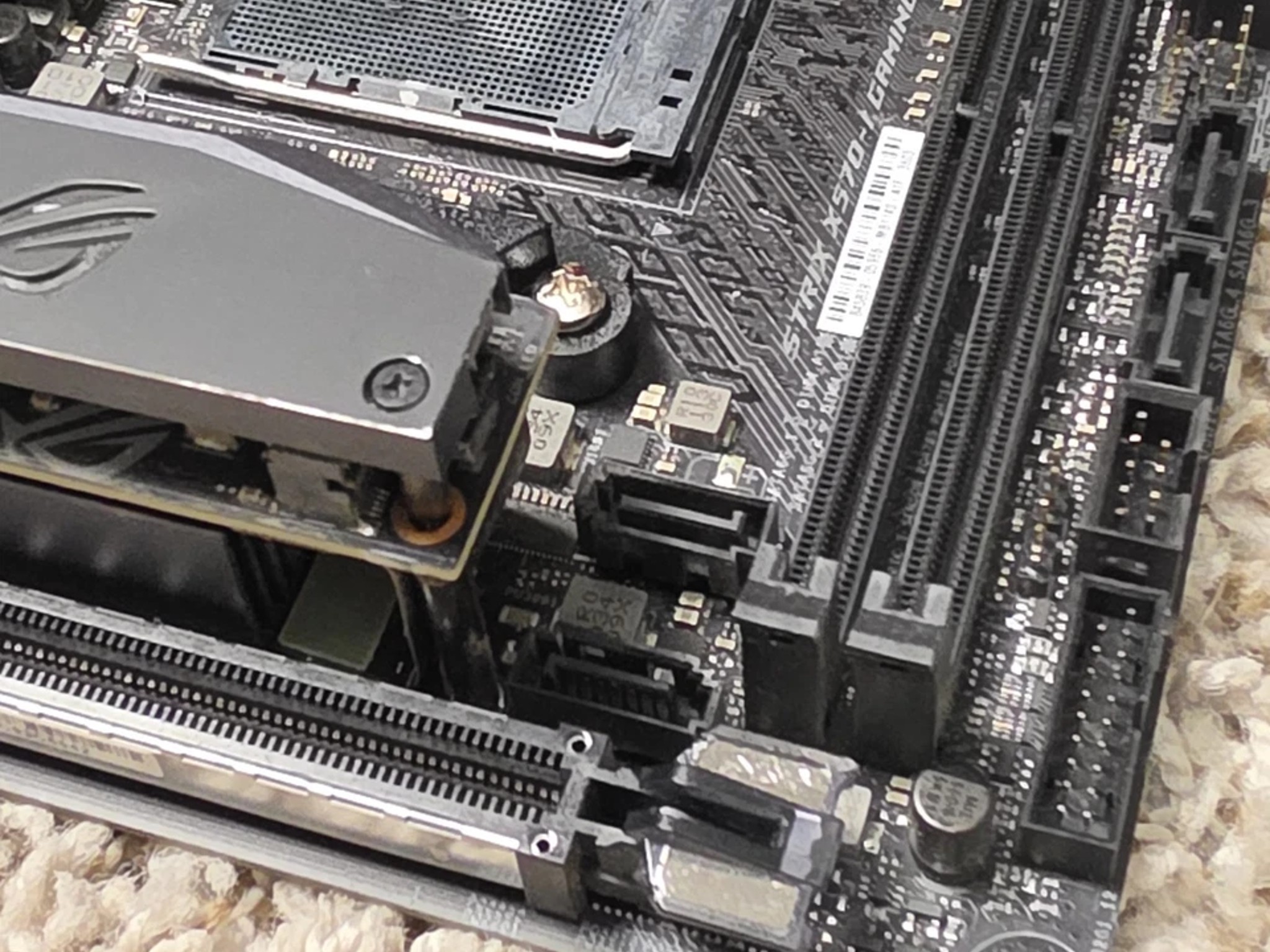 ASUS ROG Strix X570-I Gaming Mini-ITX Motherboard AMD AM4 Socket, DDR4