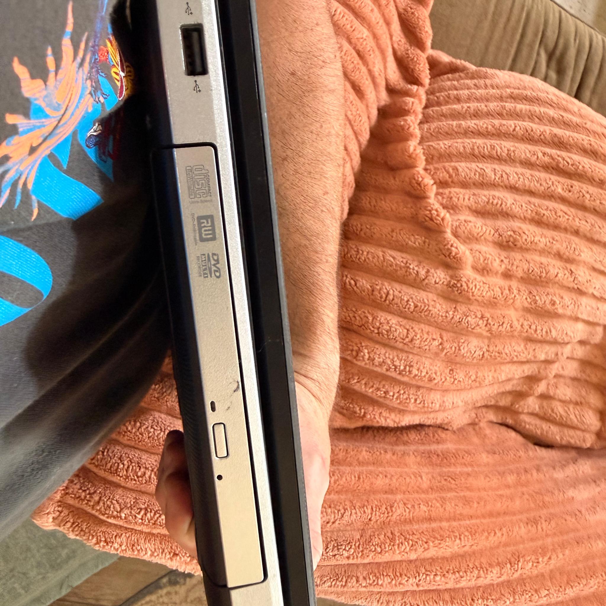 Dell Vostro 1540 - Older i7 Beast - great for general purpose computing