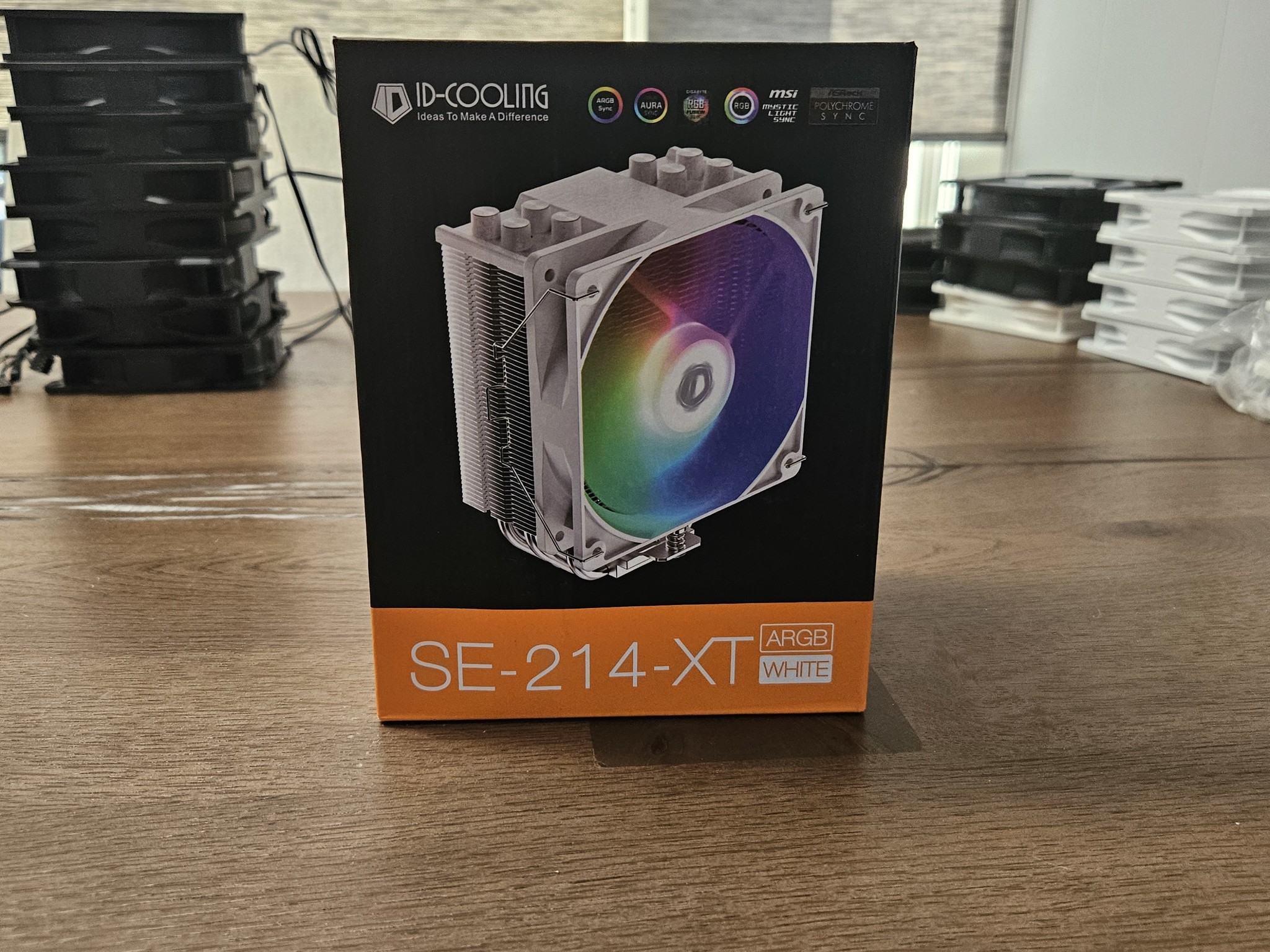 BNIB ID COOLING SE-214-XT white RGB CPU cooler