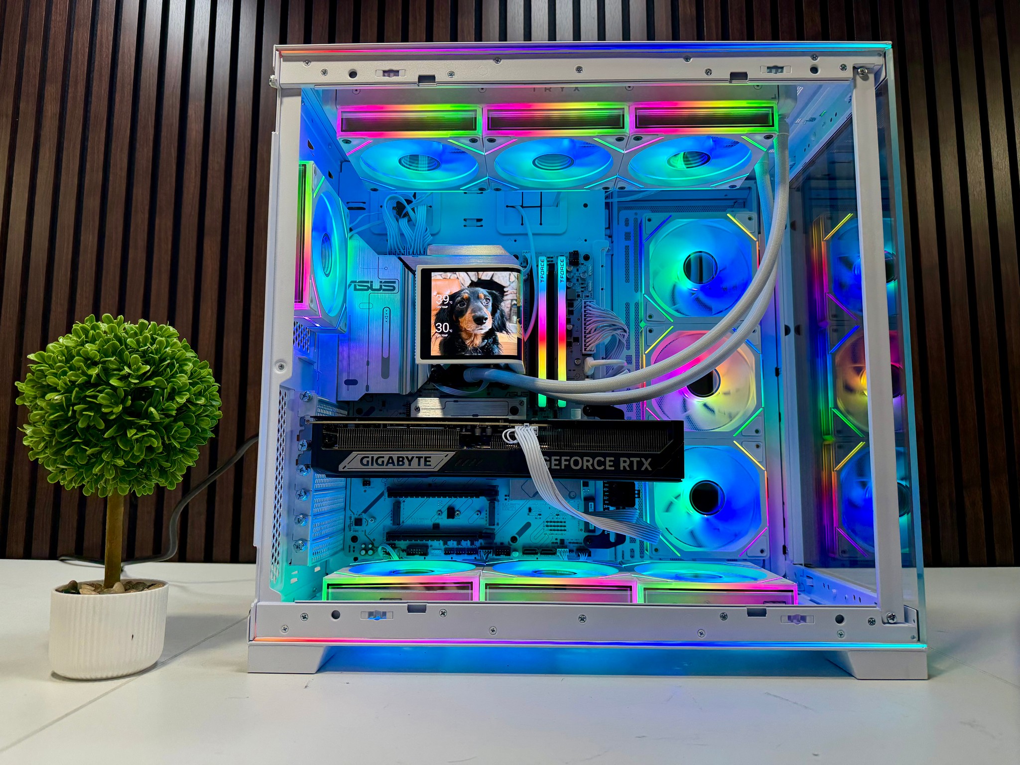 RTX 5070 TI | Ryzen 9800X3D | 64GB DDR5 | 2TB M.2 | 1000 Watt Gold PSU | Tryx LCD AIO