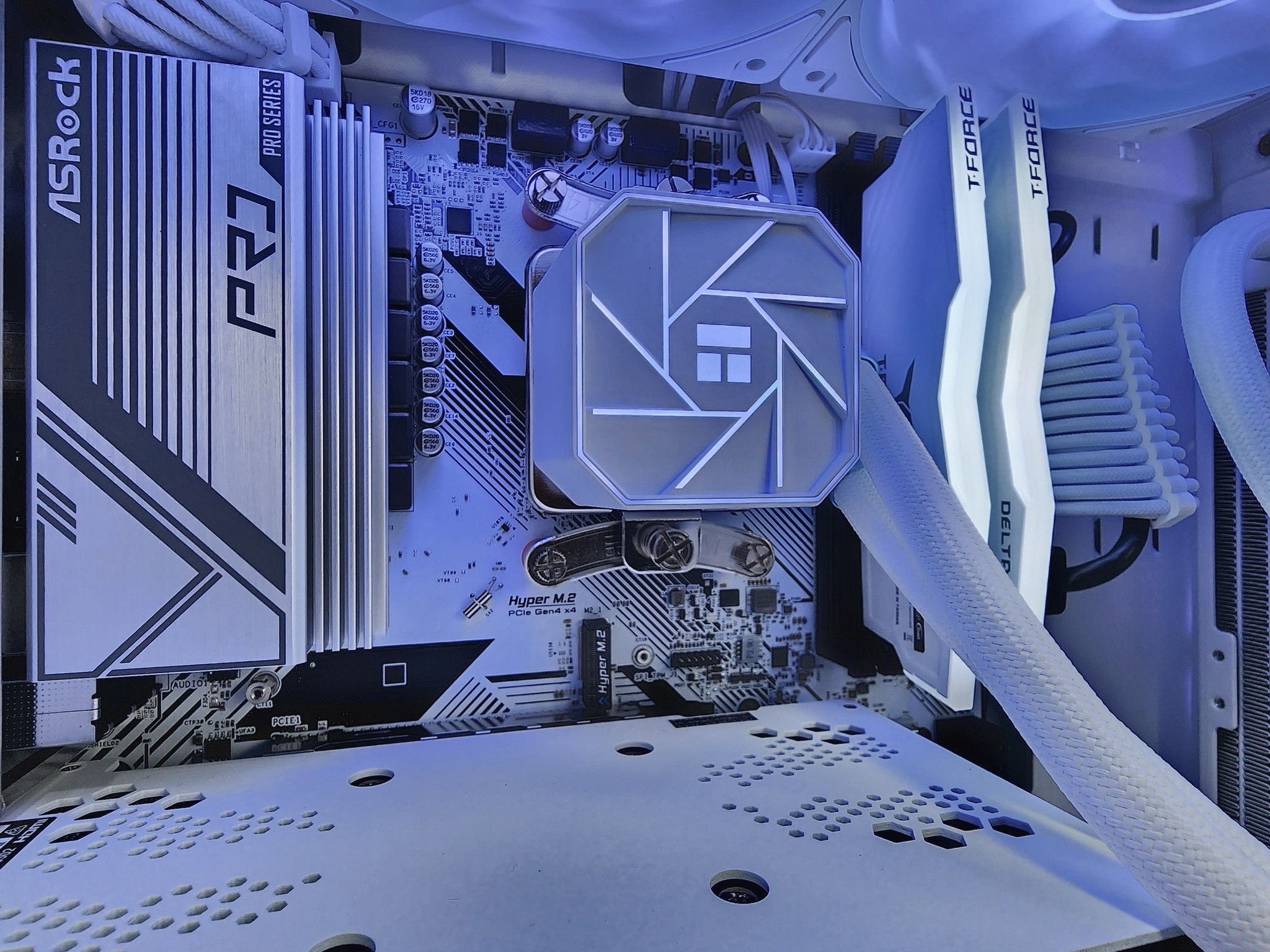 🤍🤍RTX 3060Ti // Ryzen 5 5600G // 32GB 3600MHz // 1TB M.2 NVMe