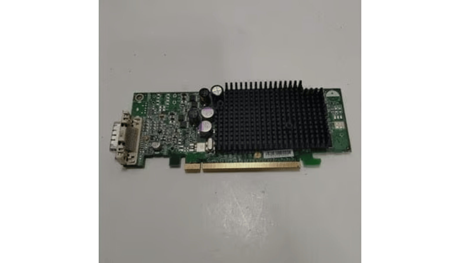 Dell ATI RADEON X600 SE 256MB DDR1 PCI-E VIDEO Graphics Card GPU CN-0F9595 Full