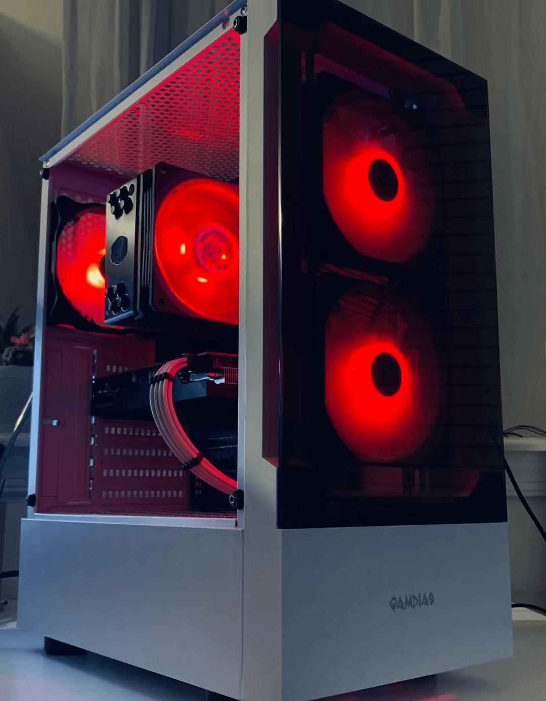 Divine😇/ RX6600xt, R5 3600 1440p Gaming and Streaming PC