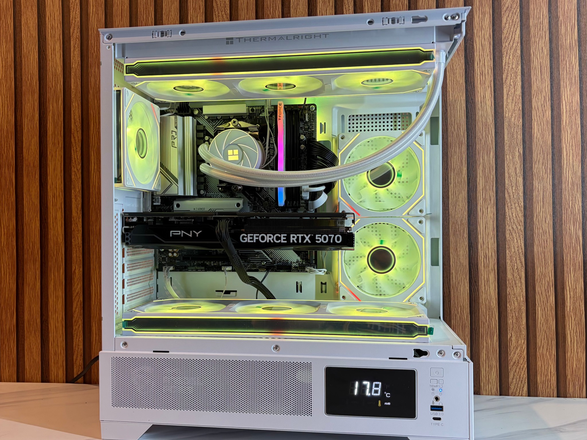 RTX 5070 | RYZEN 5 9600X | 16GB DDR5 | 1TB NVME | 360MM AIO | windows 11 PRO