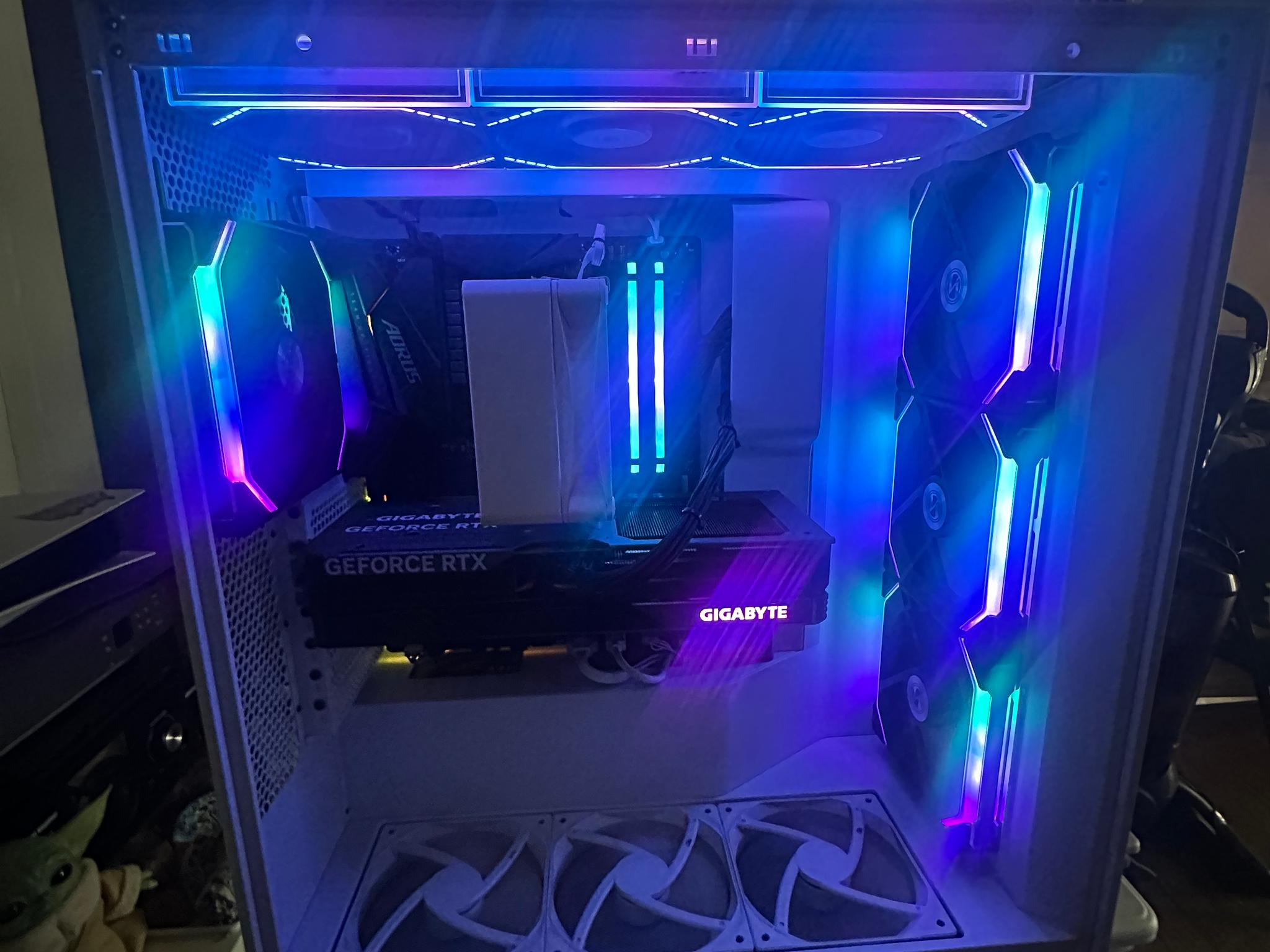 Ryzen 7 5800X | 4070 OC 12GB | 1TB NVMe | Lian Li Fans