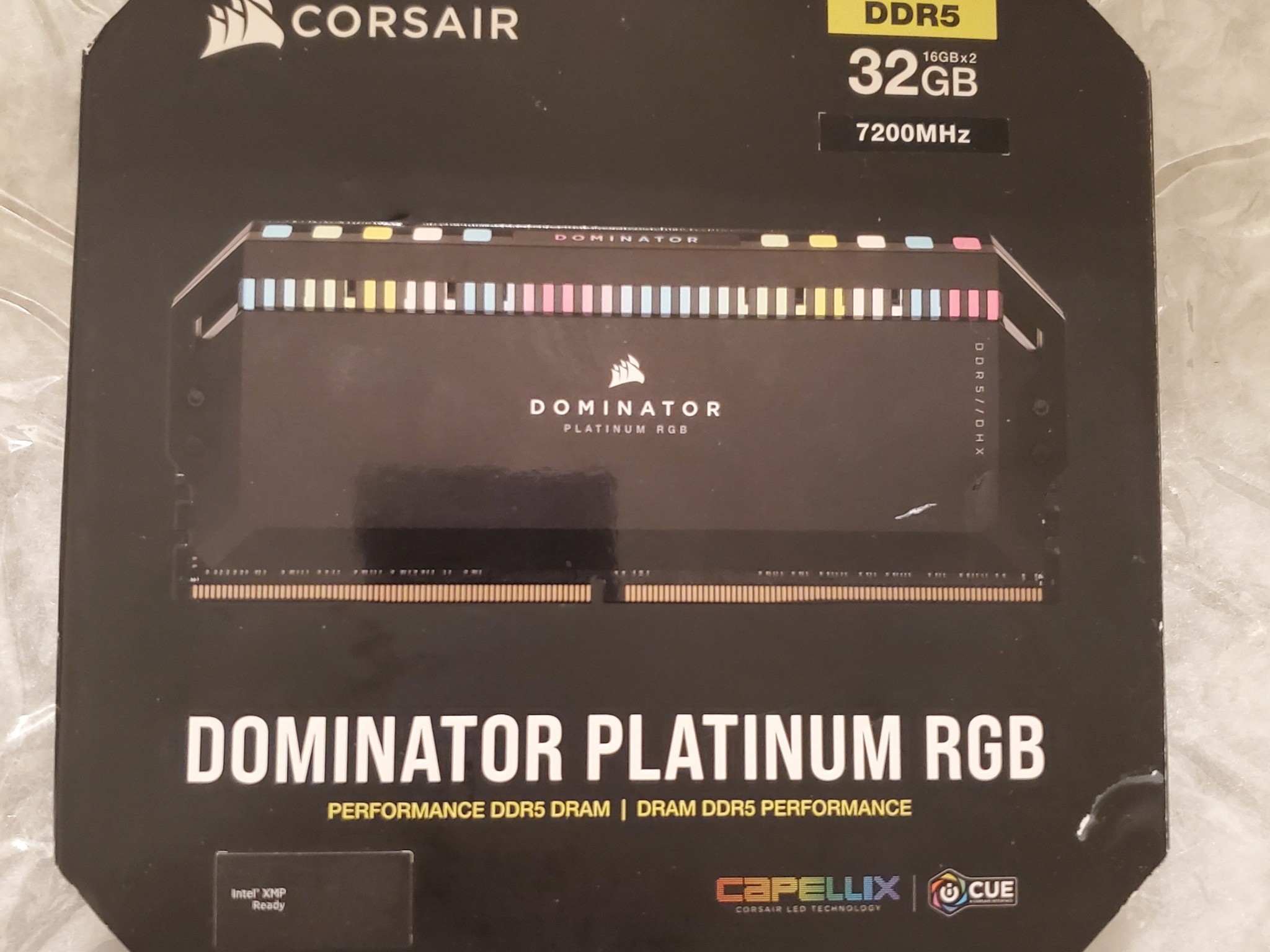 DOMINATOR® PLATINUM RGB 32GB (2x16GB) DDR5 DRAM 7200MT/s CL34