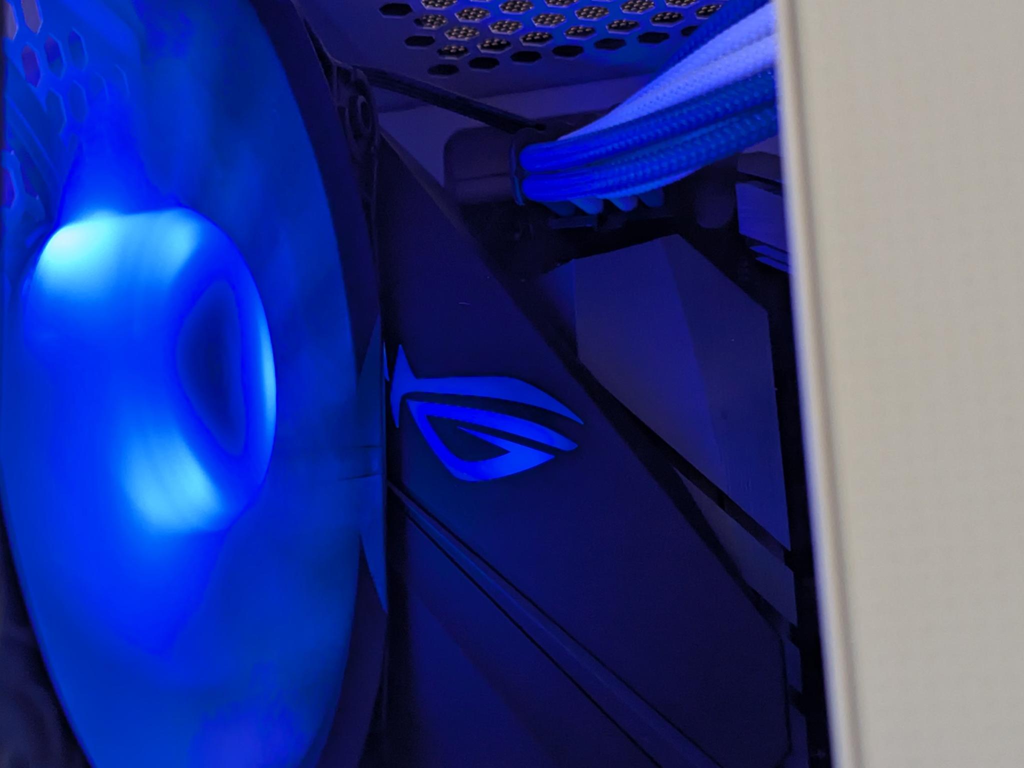 🧊 Frozone – White & Blue RTX 3060 Ti Build | 3700X + 1TB NVMe + 32GB DDR4 🎮❄️