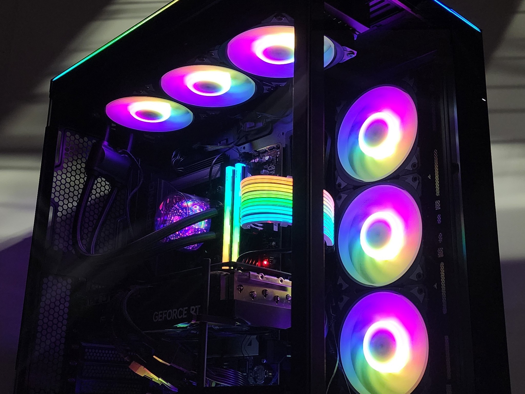 Gaming PC Ryzen 9 9950X3D 32GB RAM 2TB SSD RTX 5070 Ti 16GB Windows 11 Computer
