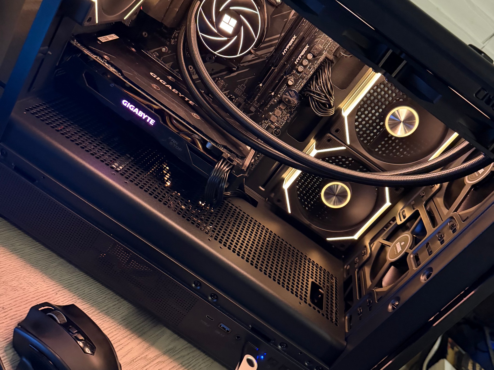 Ryzen 5 2600X | Gigabyte RX 570 4GB | 8GB DDR4 | 512GB SSD | 360mm RGB AIO | WiFi