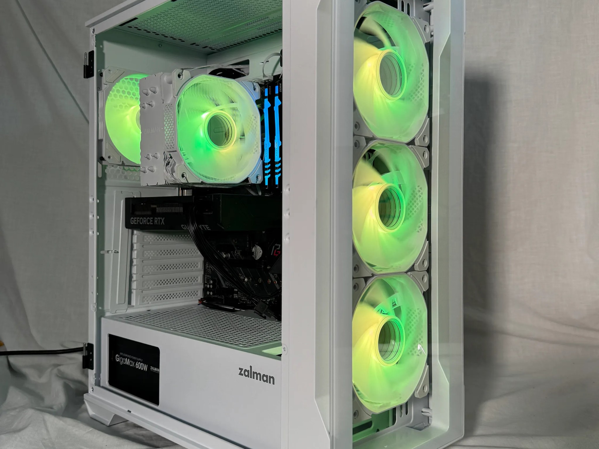 RTX 4060ti Ryzen 5700g Mid Range Performance PC