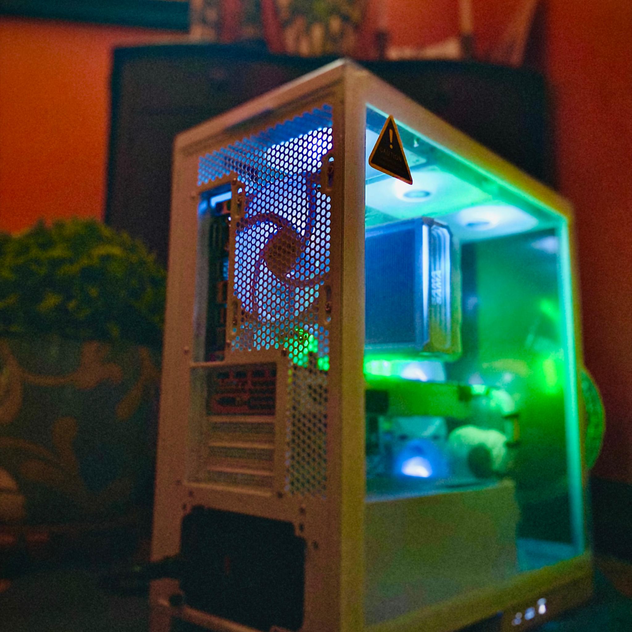 Blizzard King🧊👑| I7-7700| GTX 1080 8GB| 16GB Gloway RGB DDR4| 1TB NVMe SSD| Windows 11 Pro