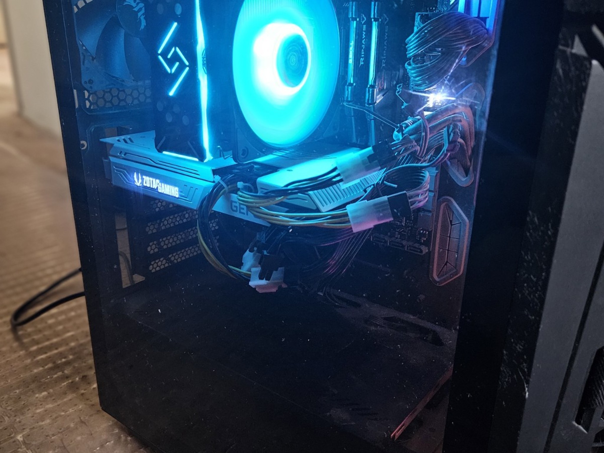 ABS Gaming pc Zotac White edition3060 ti i7-10700f 750w 32 gb ddr4