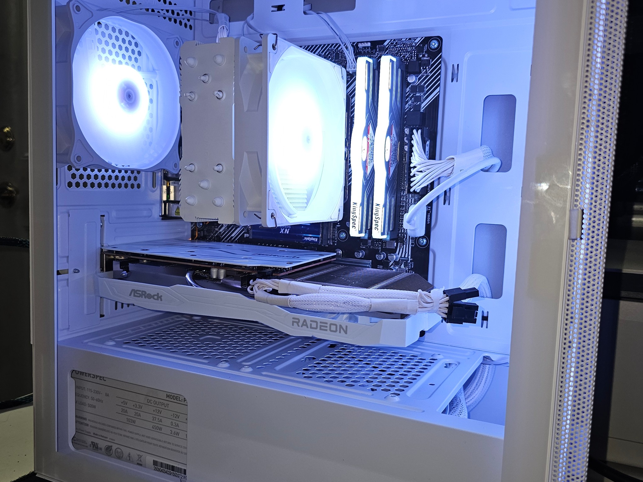 White gaming pc Ryzen 5 5500 rx 6600 8gb