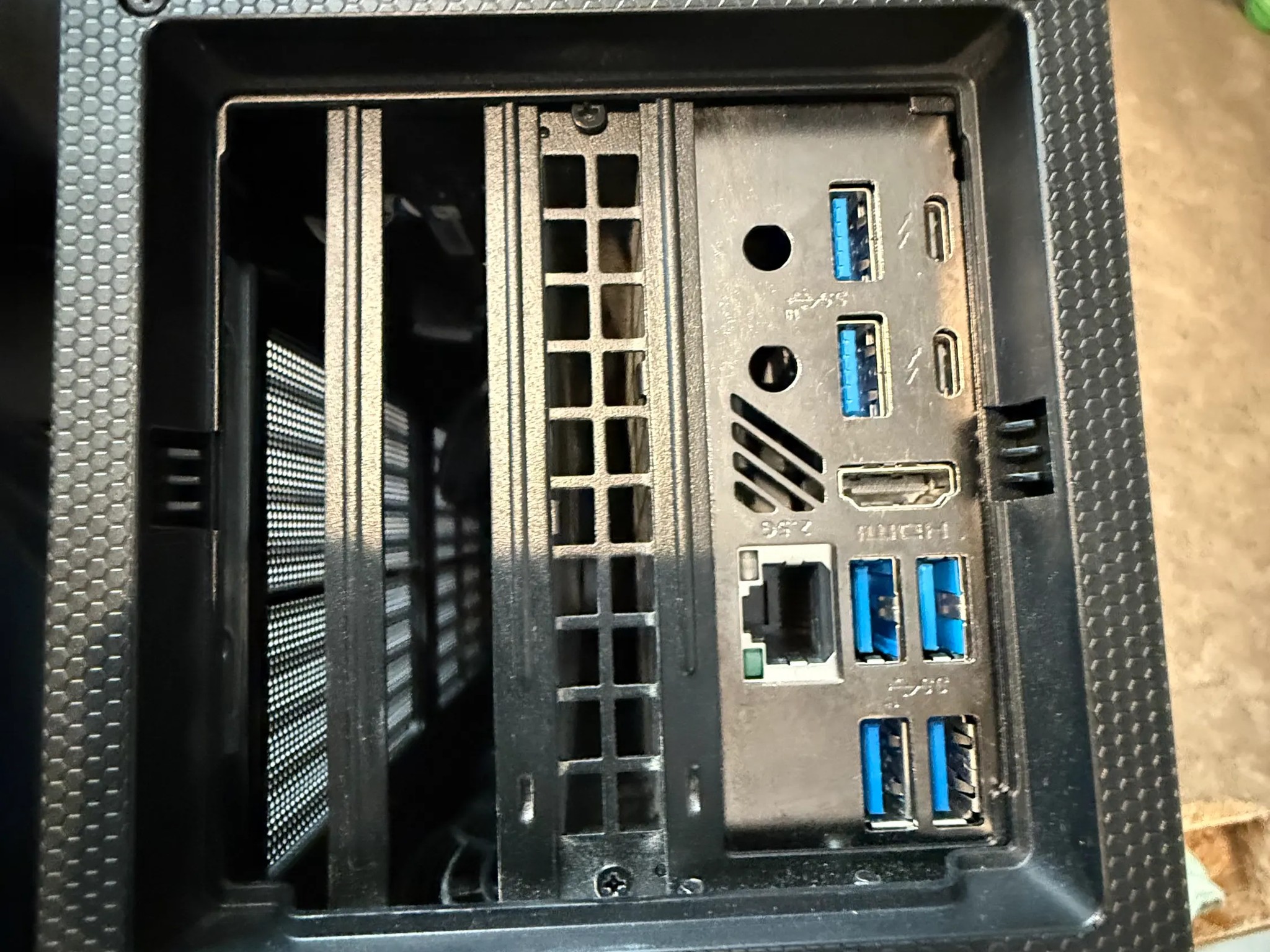 Intel NUC 11 Extrema KIT