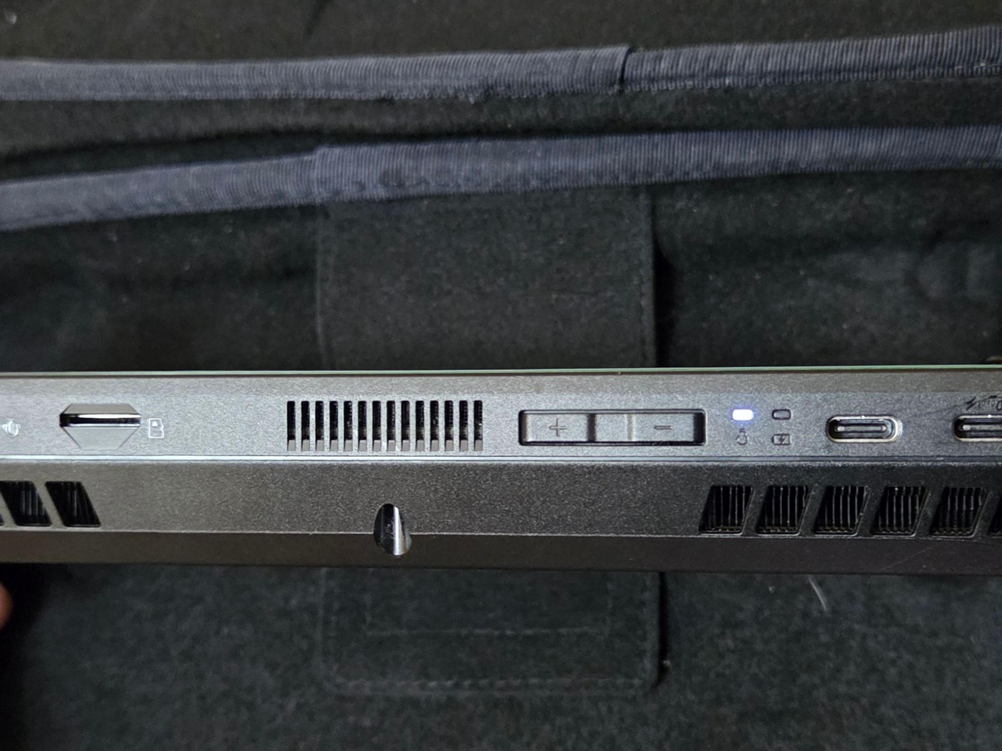 Xbox Rog Ally X Z2 Extreme With Accessories