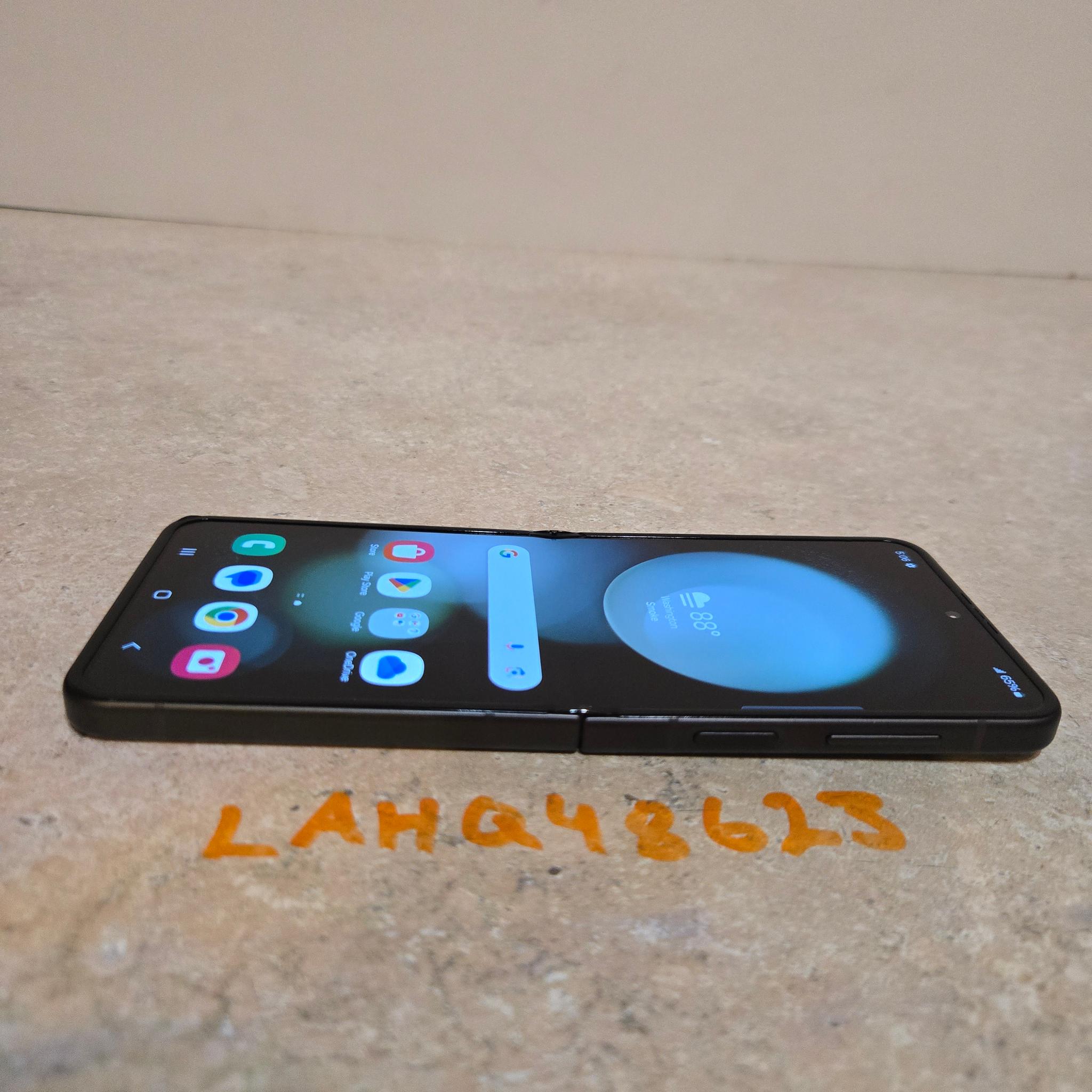 Samsung Galaxy Z Flip5 - 512GB - Unlocked