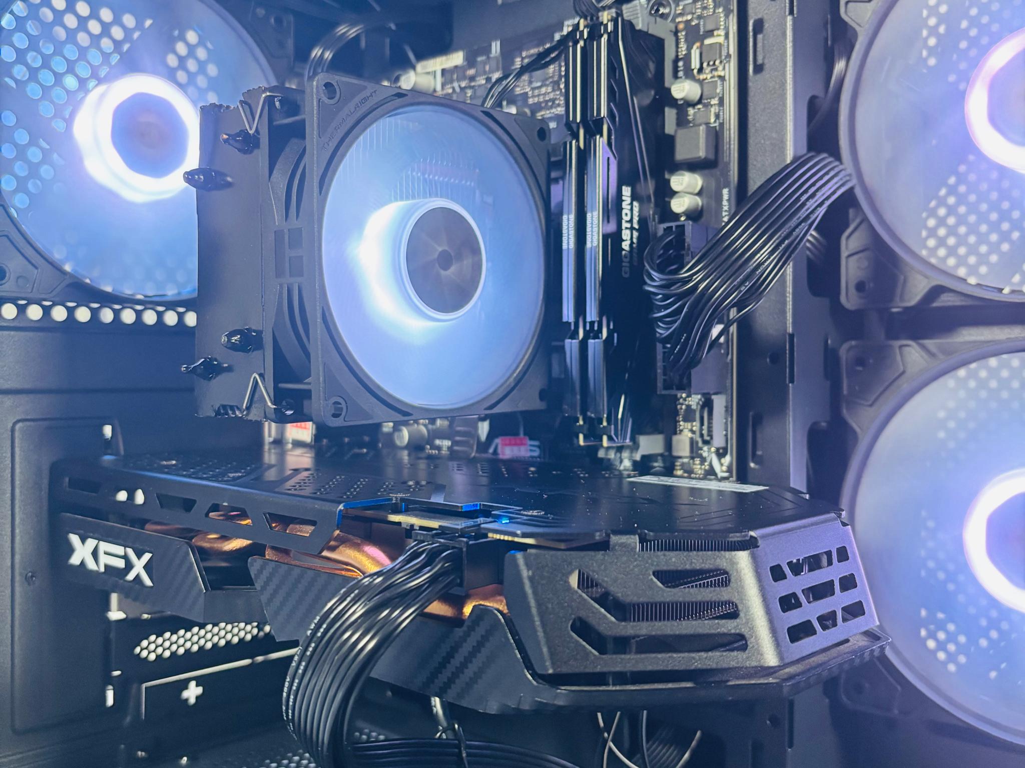 ⚪️⚫️ | Ryzen 5 1600X + RX 580 8GB | 16GB | WiFi & BT INCLUDED