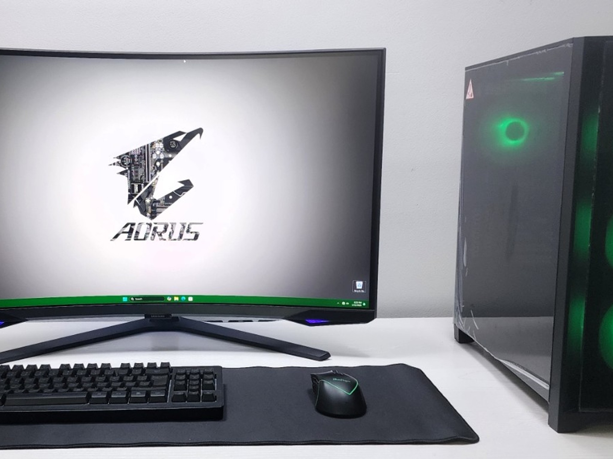 NEW Corsair Liquid Cooled 1440P Gaming PC - 7600X - 4070Ti