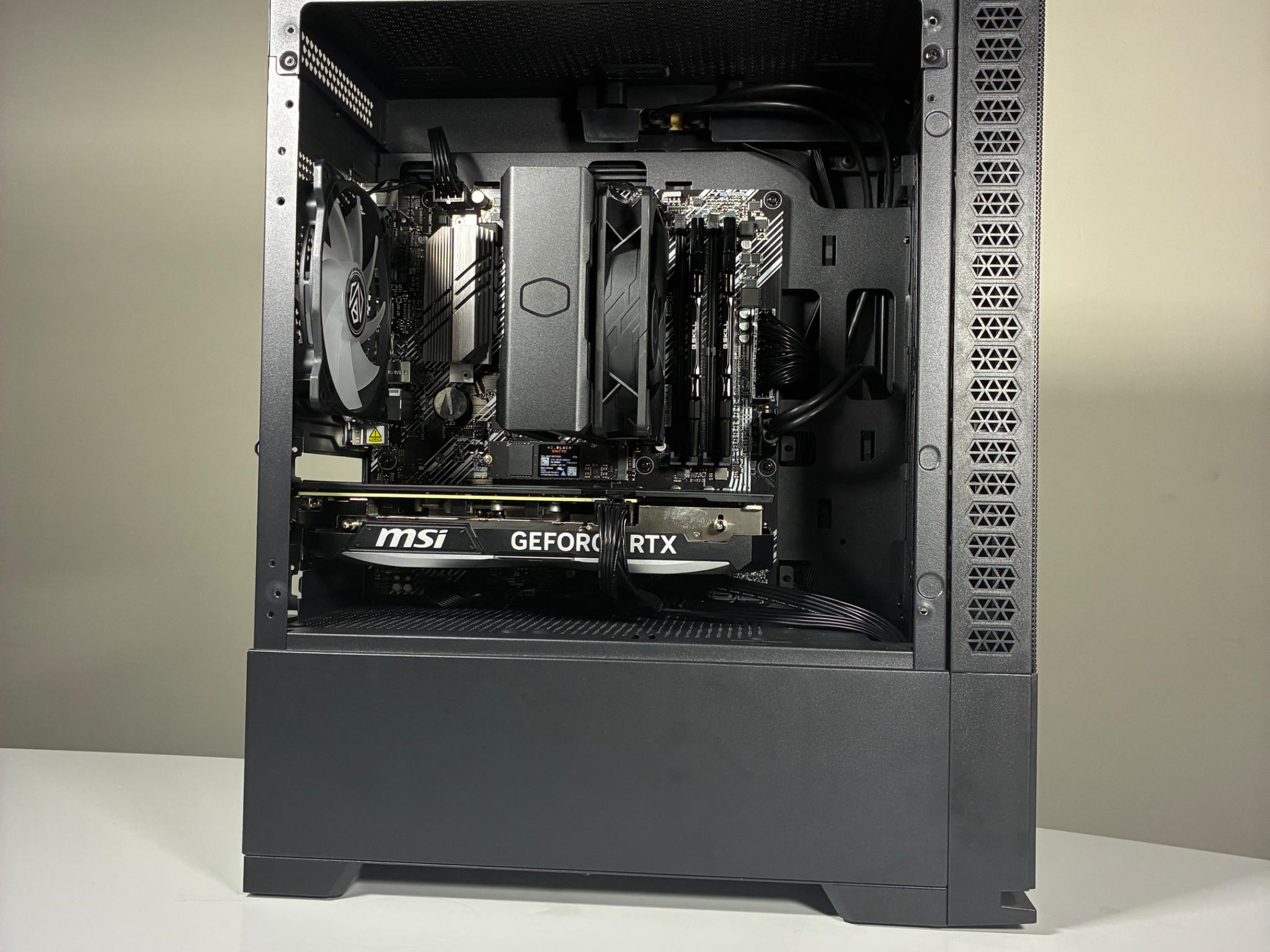 RTX 4070 | Ryzen 5 5600X | 32 GB RAM | 1 TB SSD | 1440p Ultra Gaming PC