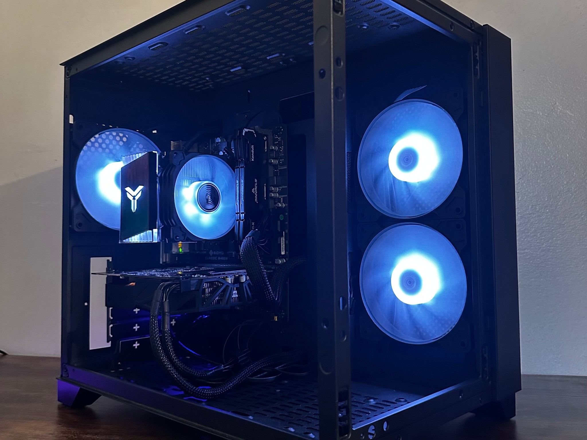 Gaming pc (Ryzen 5 + GTX 1070 + 16GB RAM)