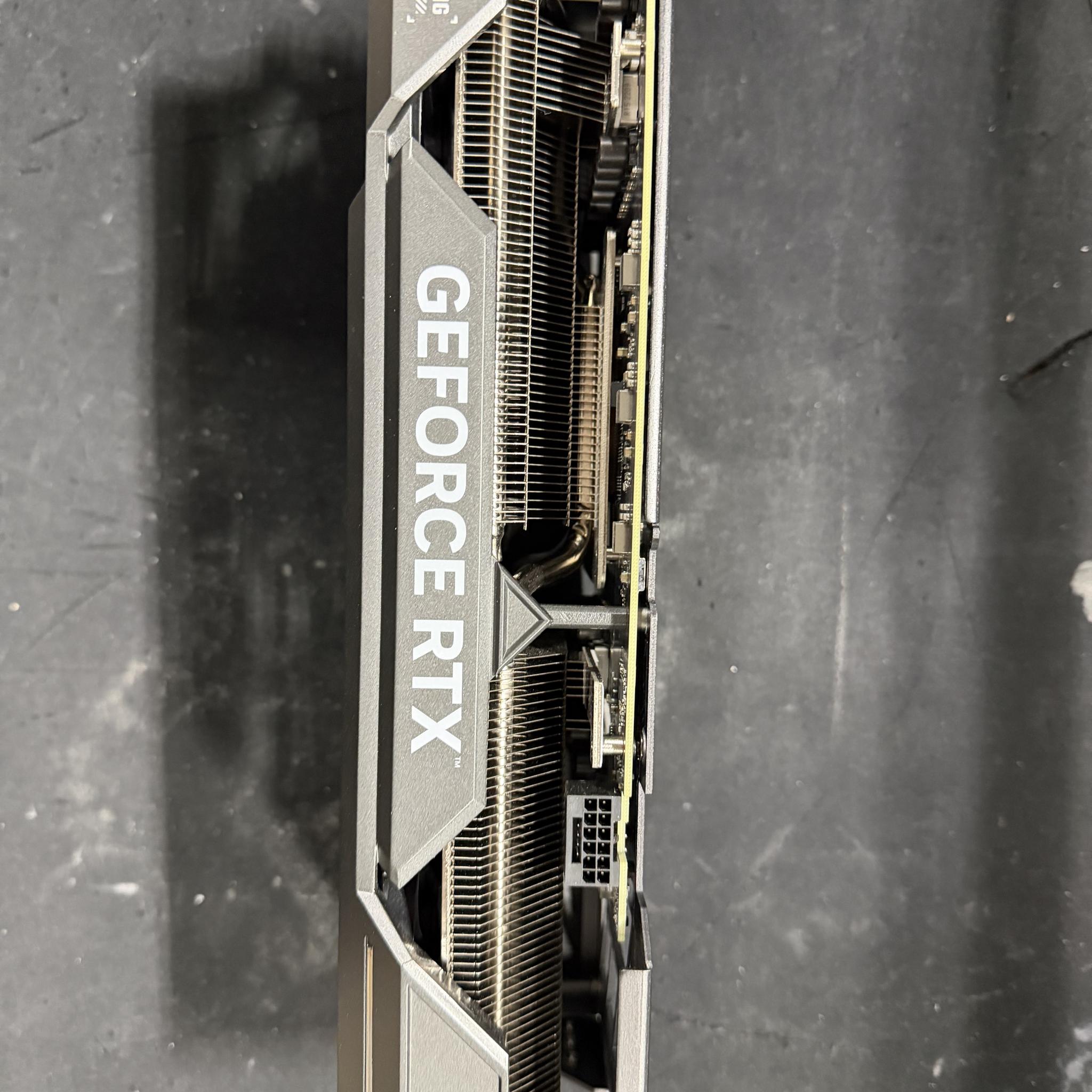 ASUS TUF GAMING GeForce RTX 4070 Ti