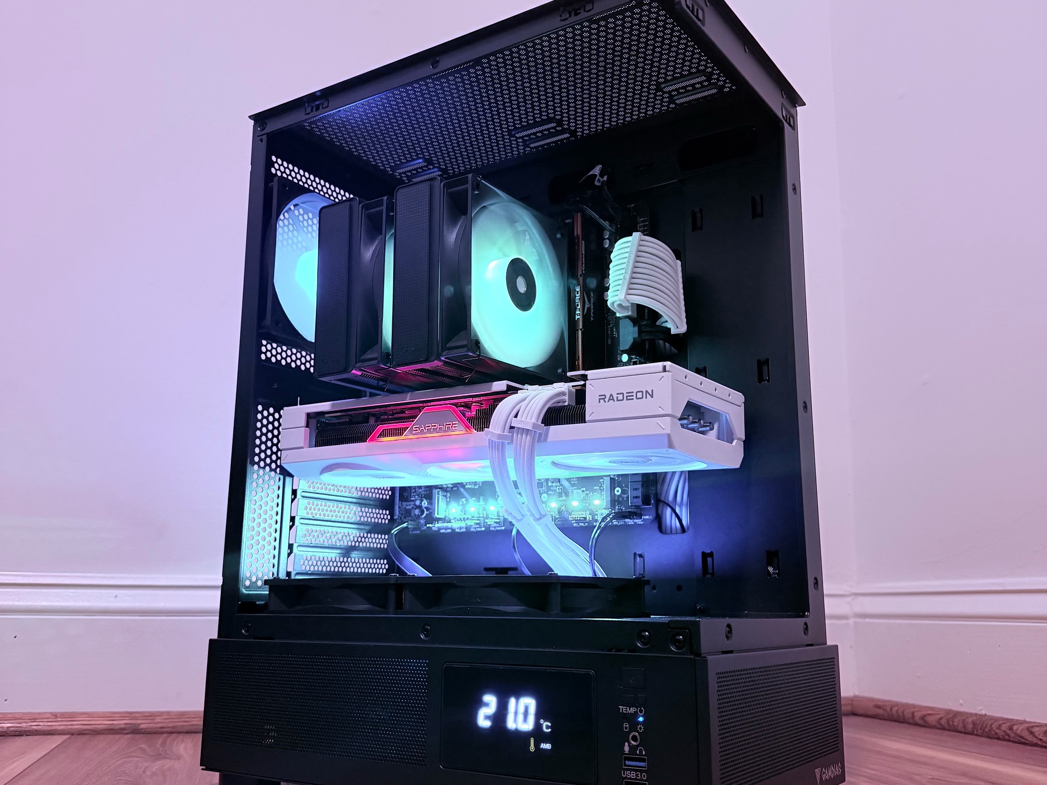 ❄️"Polar Nova"❄️| 1440p/4k Gaming | RX 7800 XT 16gb  | Intel i5 14600K | 32B DDR5 | 1tb Storage