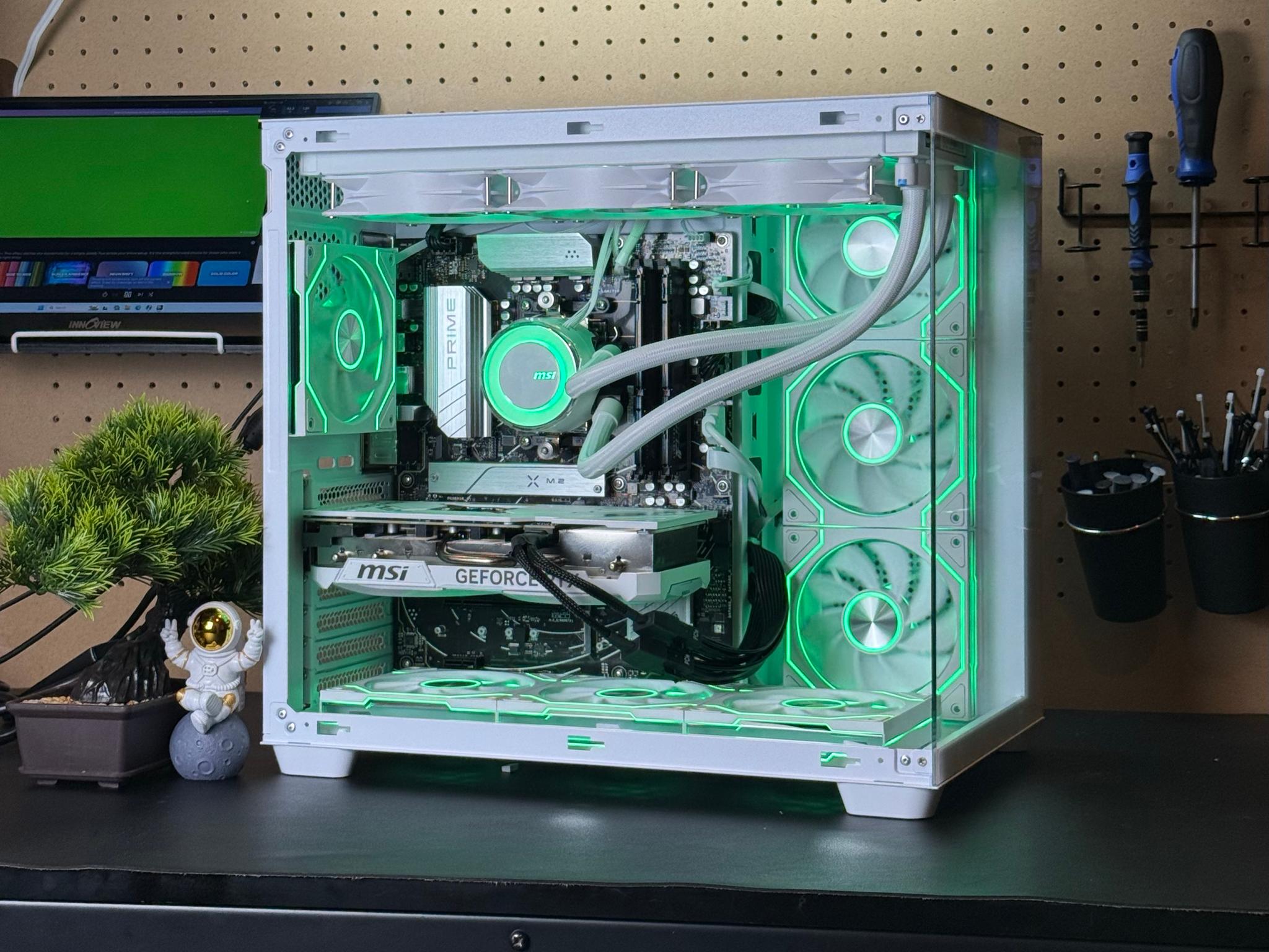 All White Gaming PC | RTX 4070 Ti Super | Ryzen 9 7950x | 32GB DDR5 RAM | 2TB | Windows 11