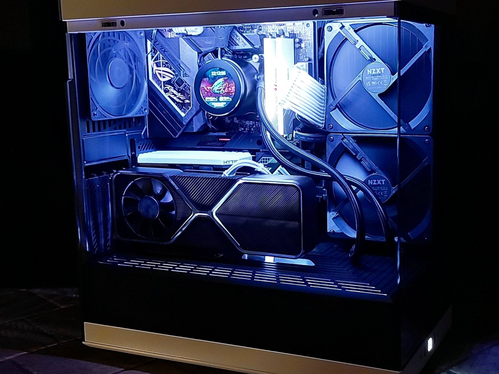 Black & Hyte--12900K, RTX 3080TI FE, 32 GB DDR5 6400, 2TB Samsng 980 PRO, Kraken 280mm, RM 1000x