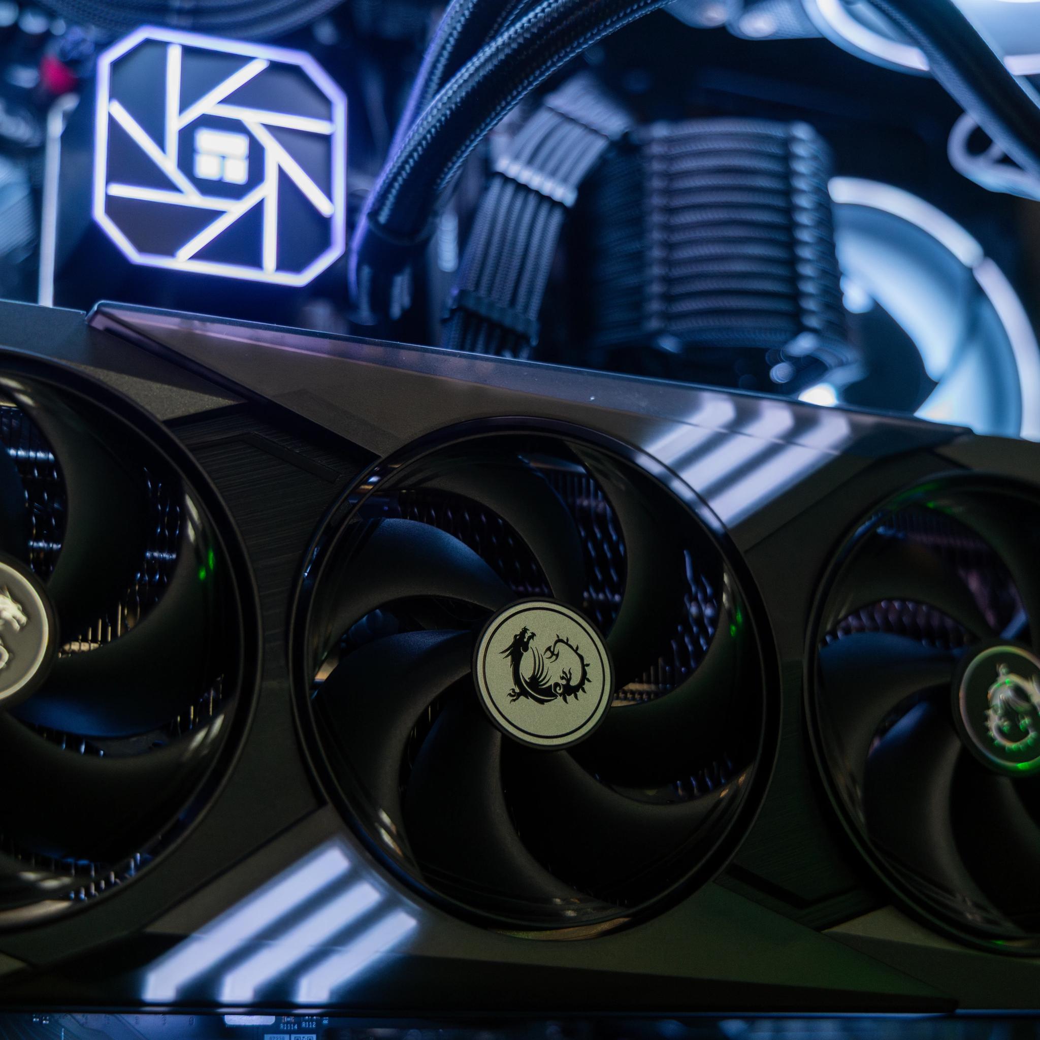 ☄️ Onyx 2.0 ☄️ RTX 5070ti / AMD R7 9700X / 2TB NVME / 32GB DDR5 RAM / 360 AIO / Windows 11 Pro