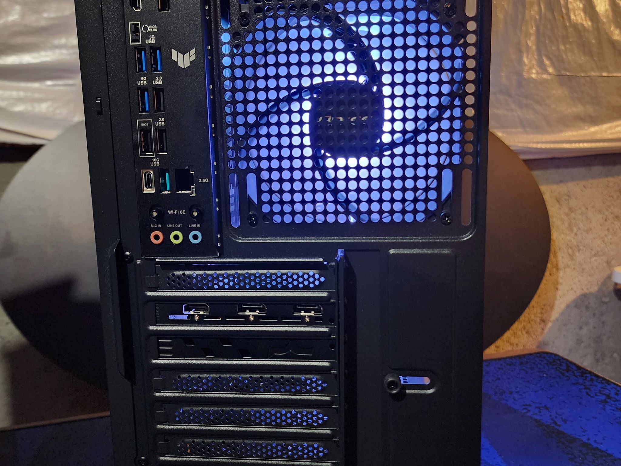 RX 9060 XT 16GB / Ryzen 5 9600X / 16GB DDR5 RAM / 1TB NVMe