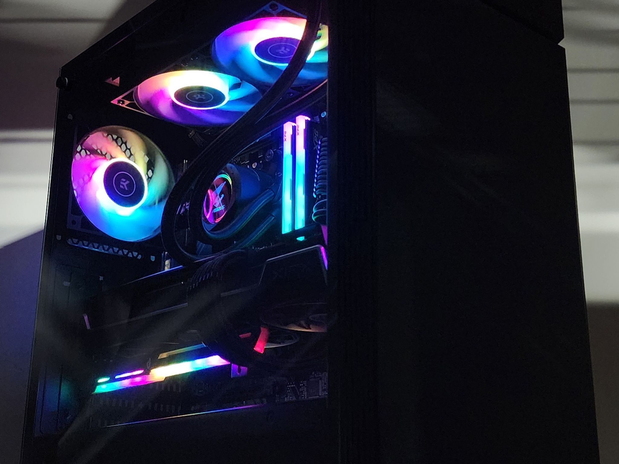Gaming PC Ryzen 7 9700X 32GB RAM 2TB SSD RX 7900 XT 20GB Windows 11 Computer