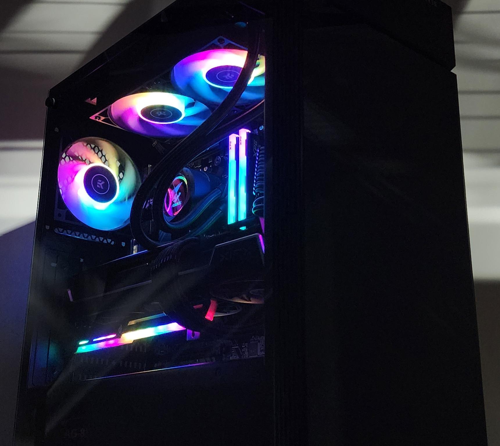 Gaming PC Ryzen 7 9700X 32GB RAM 2TB SSD RX 7900 XT 20GB Windows 11 Computer