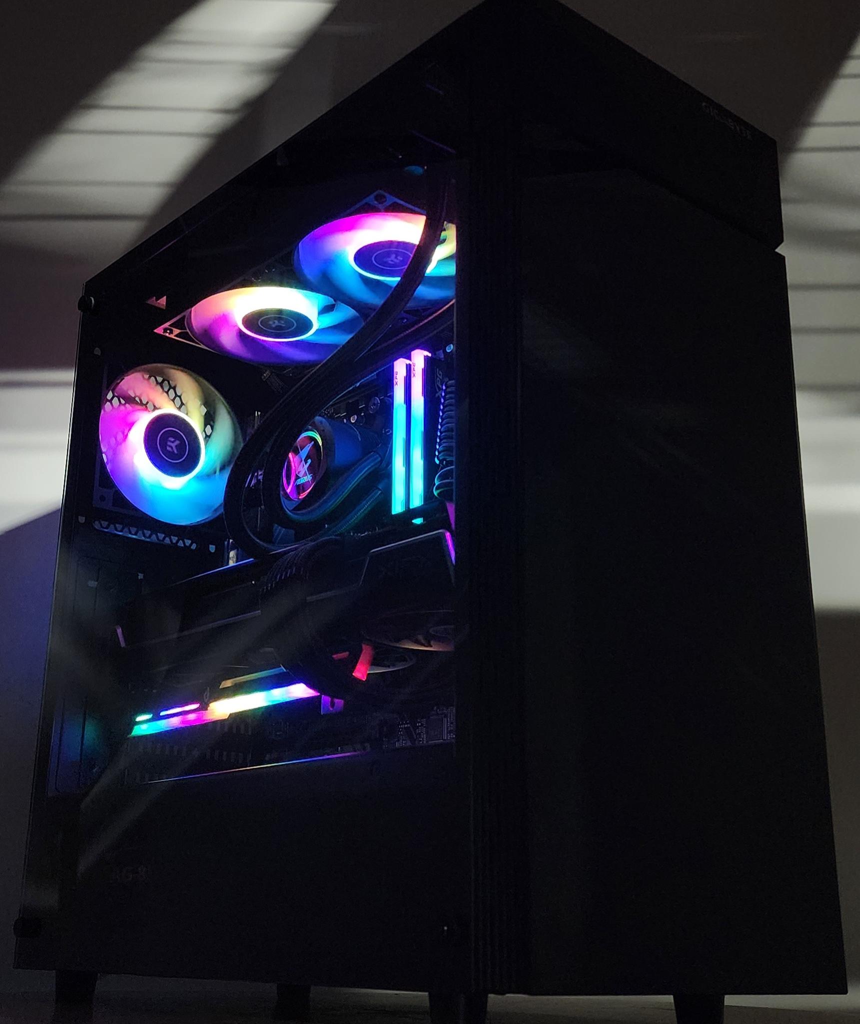 Gaming PC Ryzen 7 9700X 32GB RAM 2TB SSD RX 7900 XT 20GB Windows 11 Computer