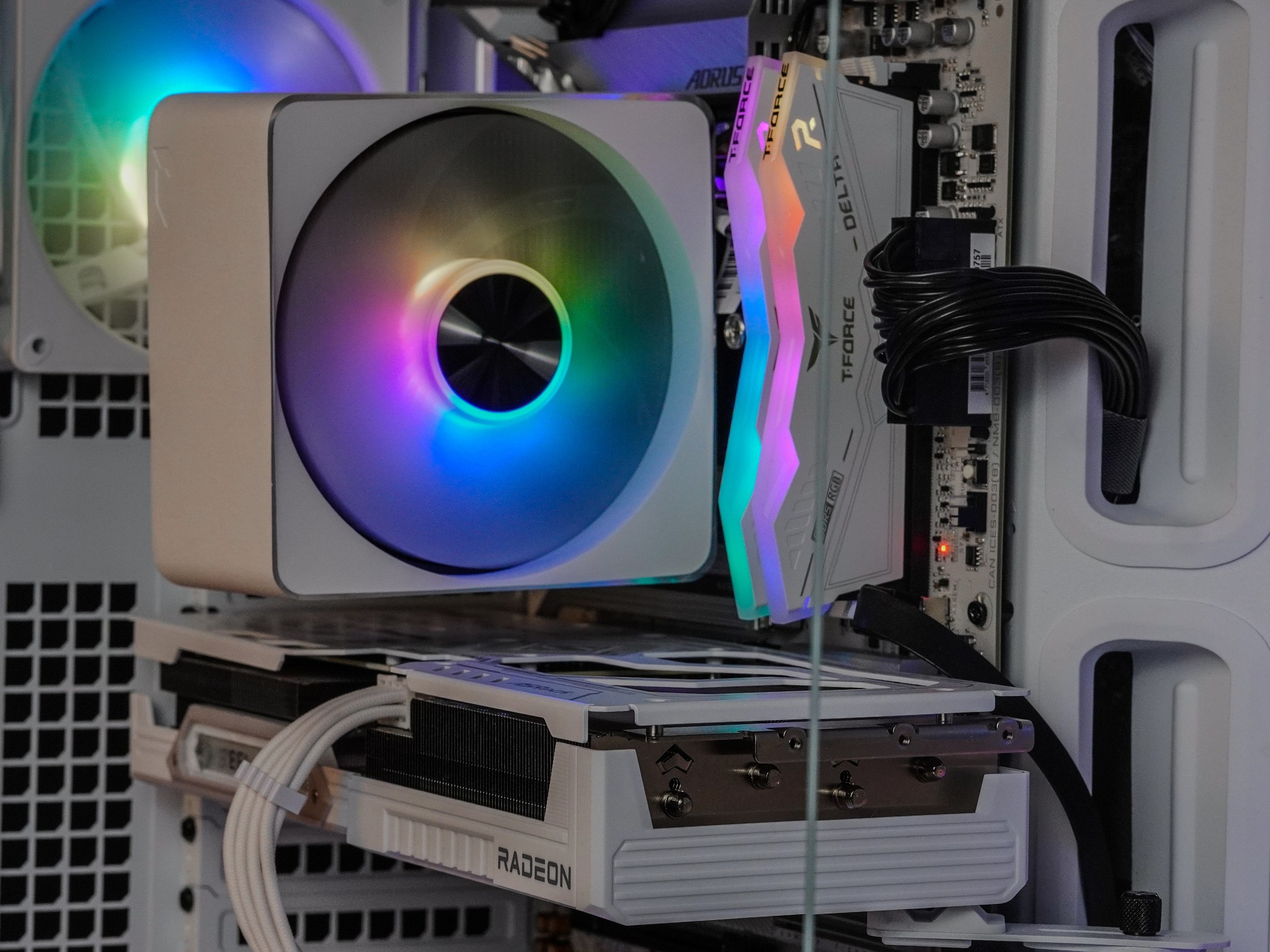 EXT Glacies 70X - Ryzen 7 7700X, RX 9060 XT 16GB, 16GB DDR5 Ram, 1TB SSD (V1)