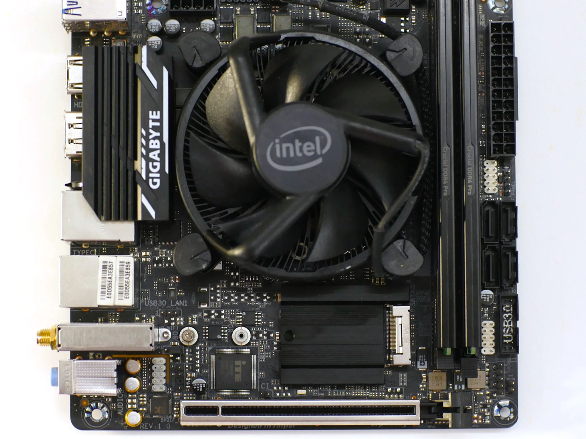 Gigabyte Z370n ITX WIFI Motherboard | I5 9400f | 32GB DDR4 crucial 3200MHz | one RAM slot is bad