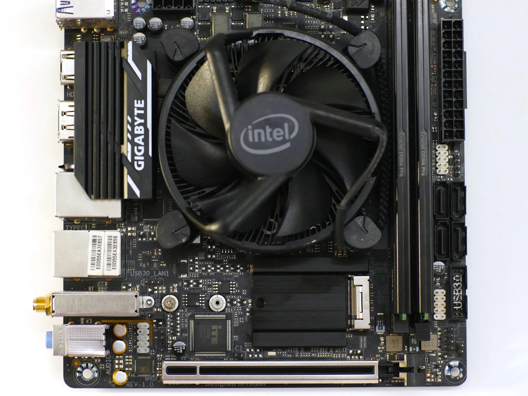 Gigabyte Z370n ITX WIFI Motherboard | I5 9400f | 32GB DDR4 crucial 3200MHz | one RAM slot is bad